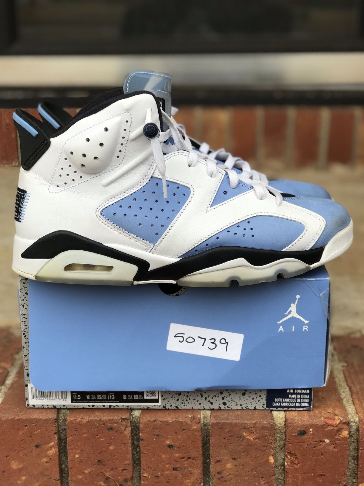 Jordan Brand Air Jordan Retro 6 UNC Size 11.5 Size US 11.5 / EU 44-45 - 1 Thumbnail