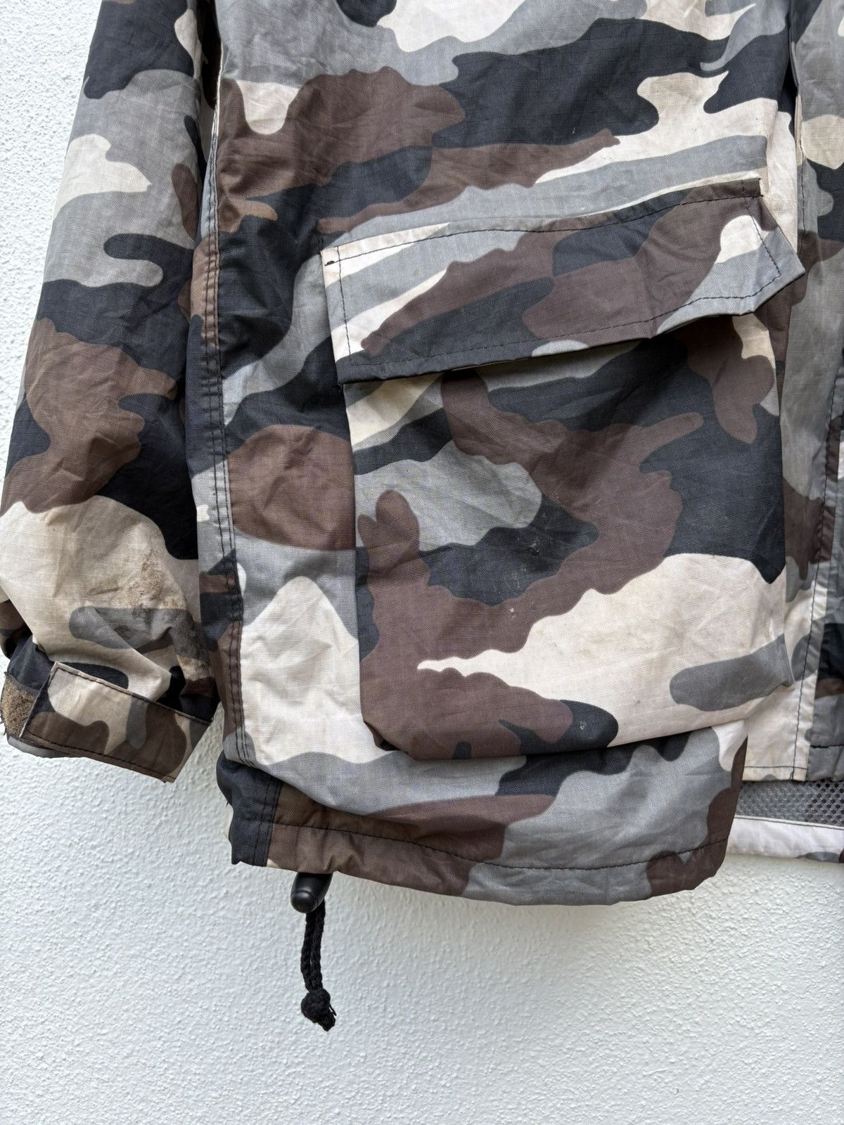Japanese Brand Even River Camouflage Hooded Windbreaker Jacket Size US L / EU 52-54 / 3 - 5 Thumbnail