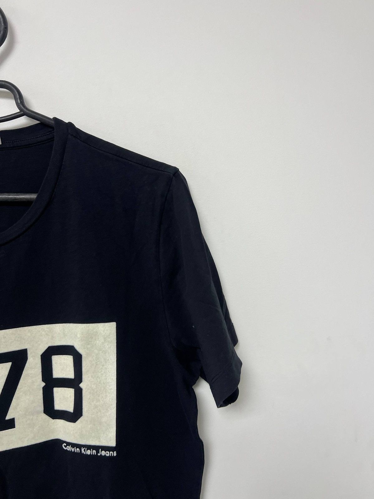 Calvin Klein Vintage Calvin Klein Jeans Slim Fit 1978 T shirt Luxury L Size US L / EU 52-54 / 3 - 5 Thumbnail