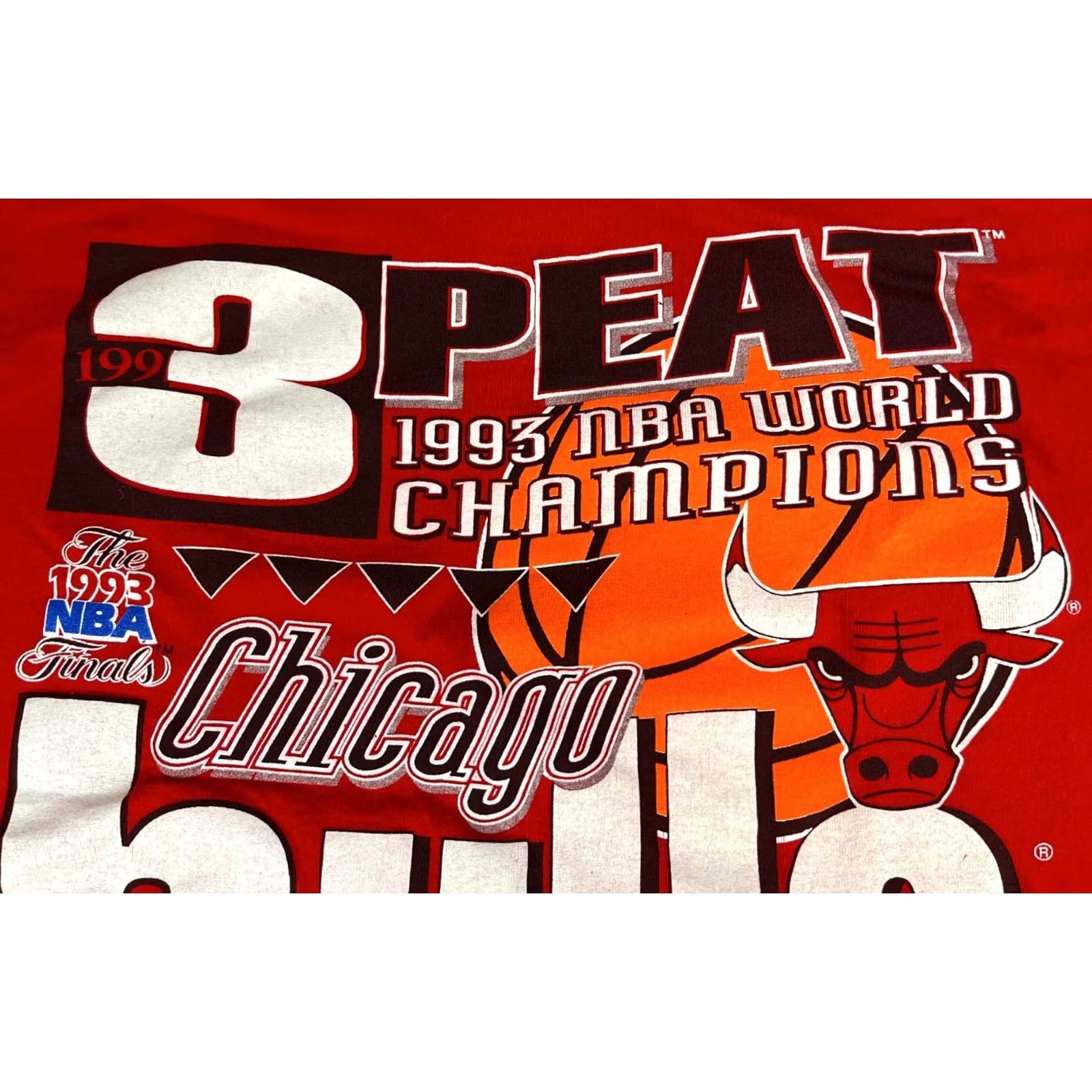Fruit Of The Loom VINTAGE Chicago Bulls 1993 NBA World Champions T-Shirt Men Large Red Cotton USA 90s 3Peat Fans Shirt Size US L / EU 52-54 / 3 - 4 Thumbnail