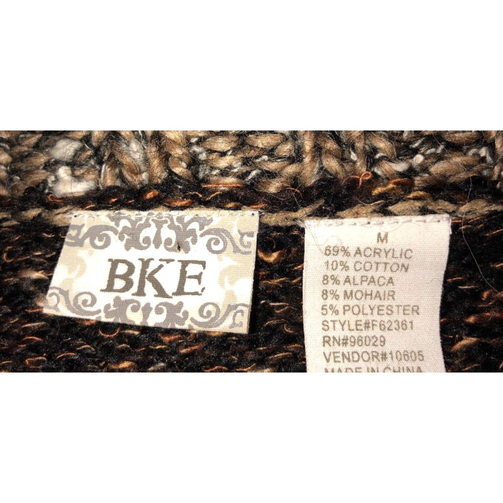 Vintage BKE Womens Soft Acrylic 1 Button Sweater Size M Multifunction Size M / US 6-8 / IT 42-44 - 6 Thumbnail