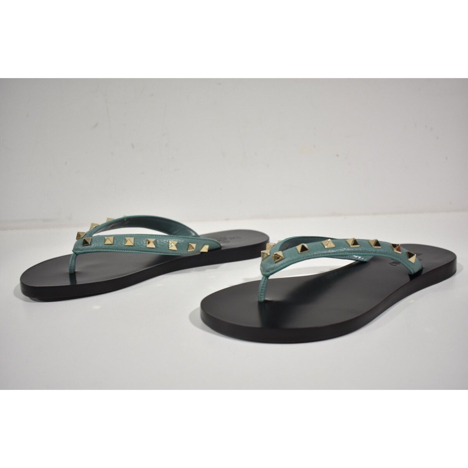 Valentino Valentino Rockstud Green Stud Black Leather Thong Sandal Size US 7.5 / IT 37.5 - 8 Thumbnail