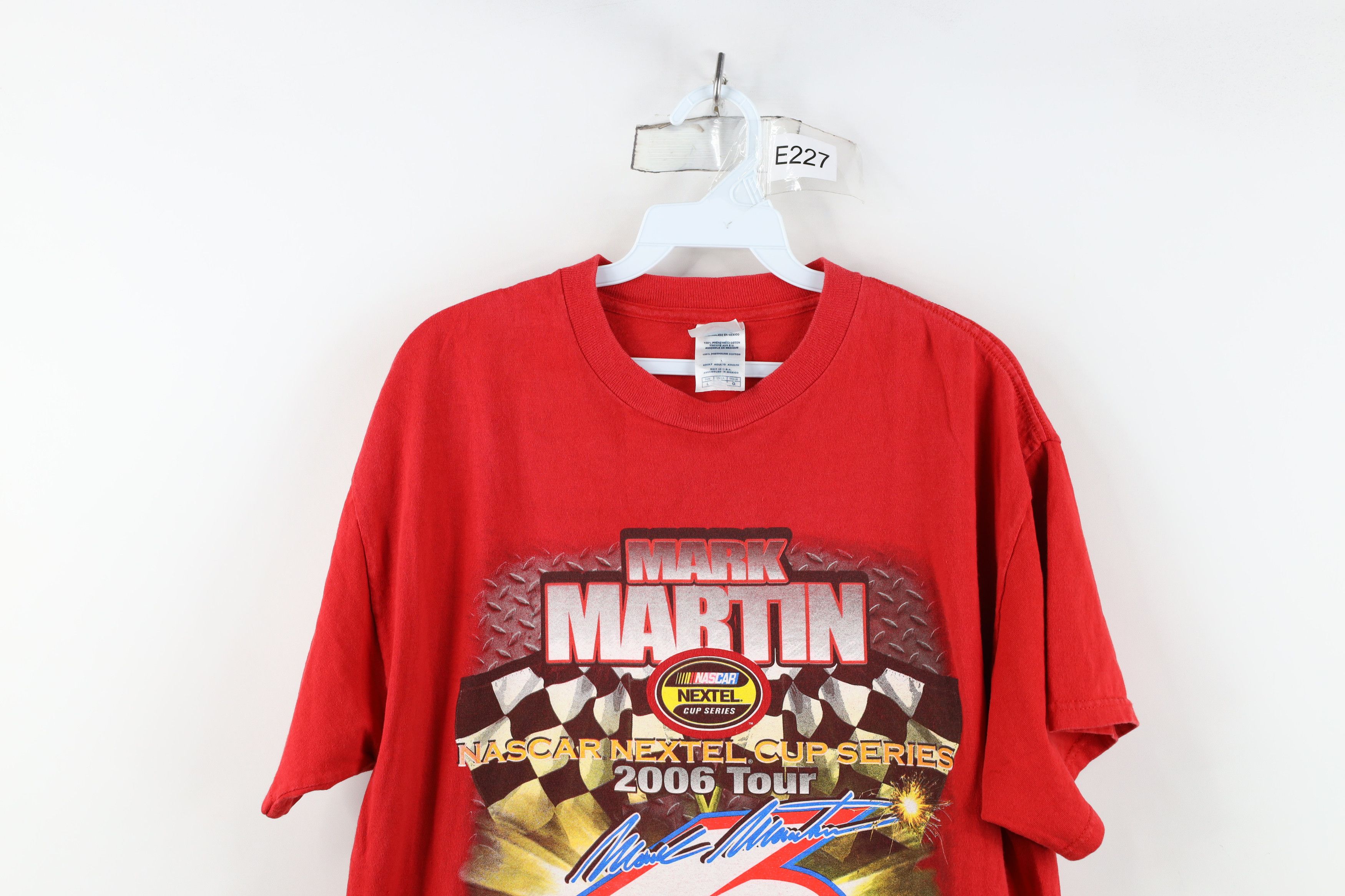 Vintage Vintage Y2K 2006 Nascar Mark Martin Racing T-Shirt Red Size US L / EU 52-54 / 3 - 2 Thumbnail