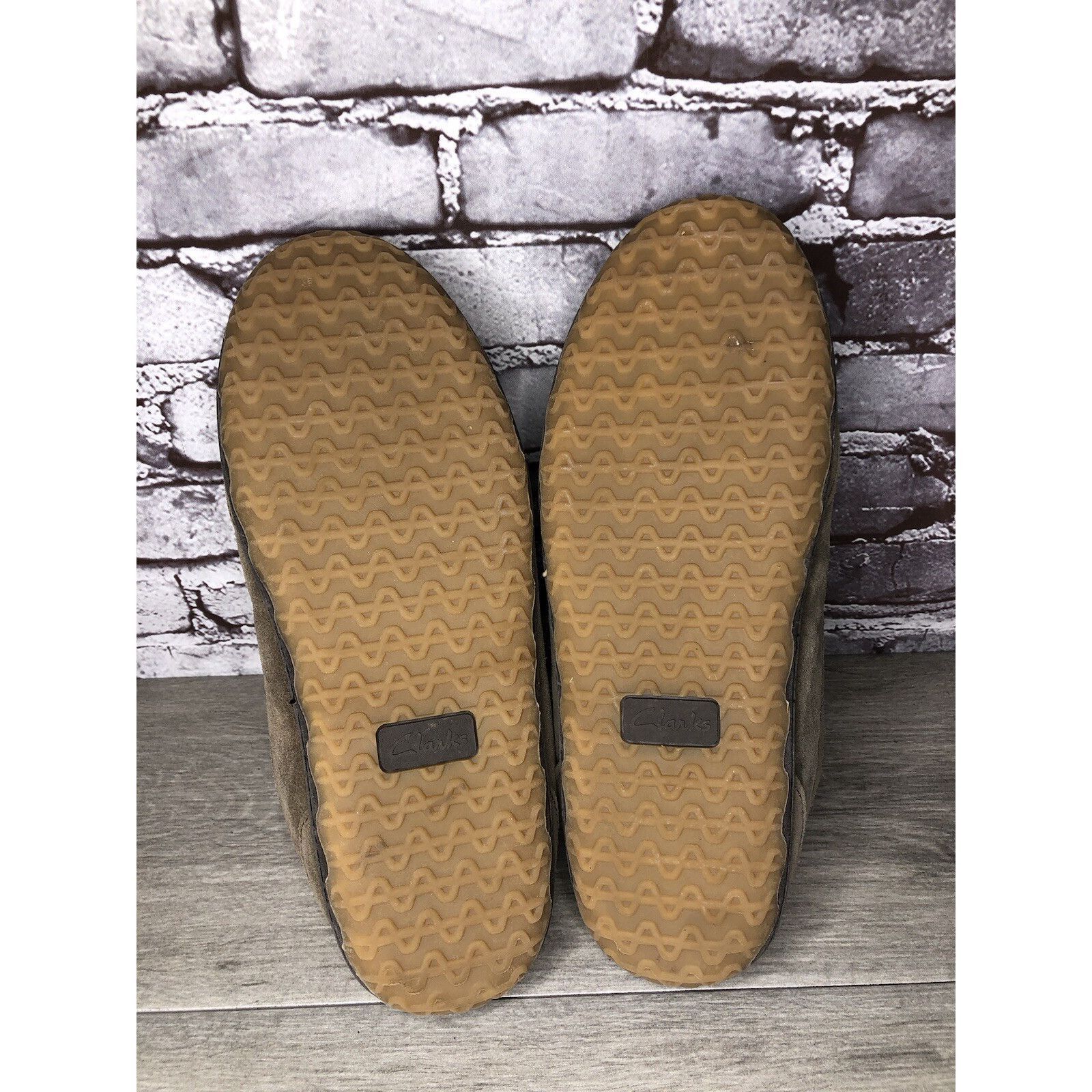 Clarks Clarks Taupe Suede Moccasin Comfort Plaid Lined House Slippe Size US 13 / EU 46 - 13 Thumbnail