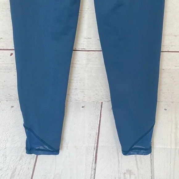 American Eagle Outfitters AERIE Blue Chill Play Move Moto 7/8 Leggings Size Small Size 26" / US 2 / IT 38 - 7 Thumbnail