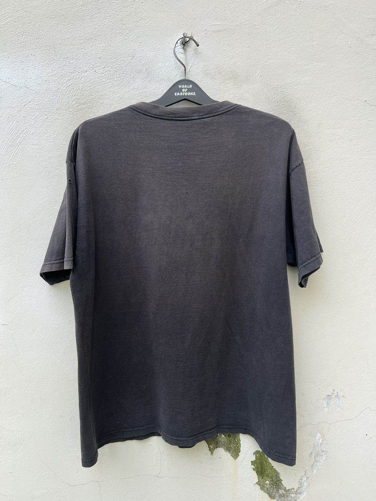 Nike Vintage 90s Nike Distressed Sun Faded Black Swoosh t shirt Size US L / EU 52-54 / 3 - 12 Thumbnail