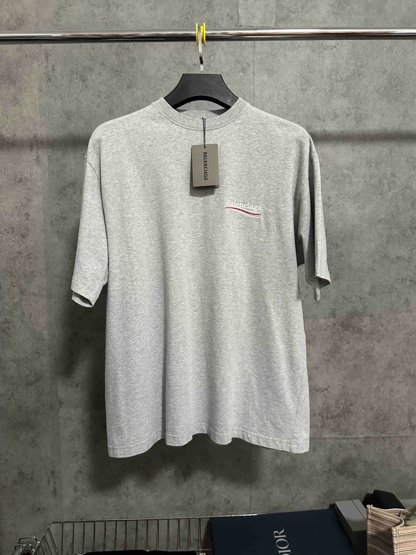 Balenciaga Balenciaga Coke Wave Embroidered Logo T-shirt Size US M / EU 48-50 / 2 - 1 Thumbnail