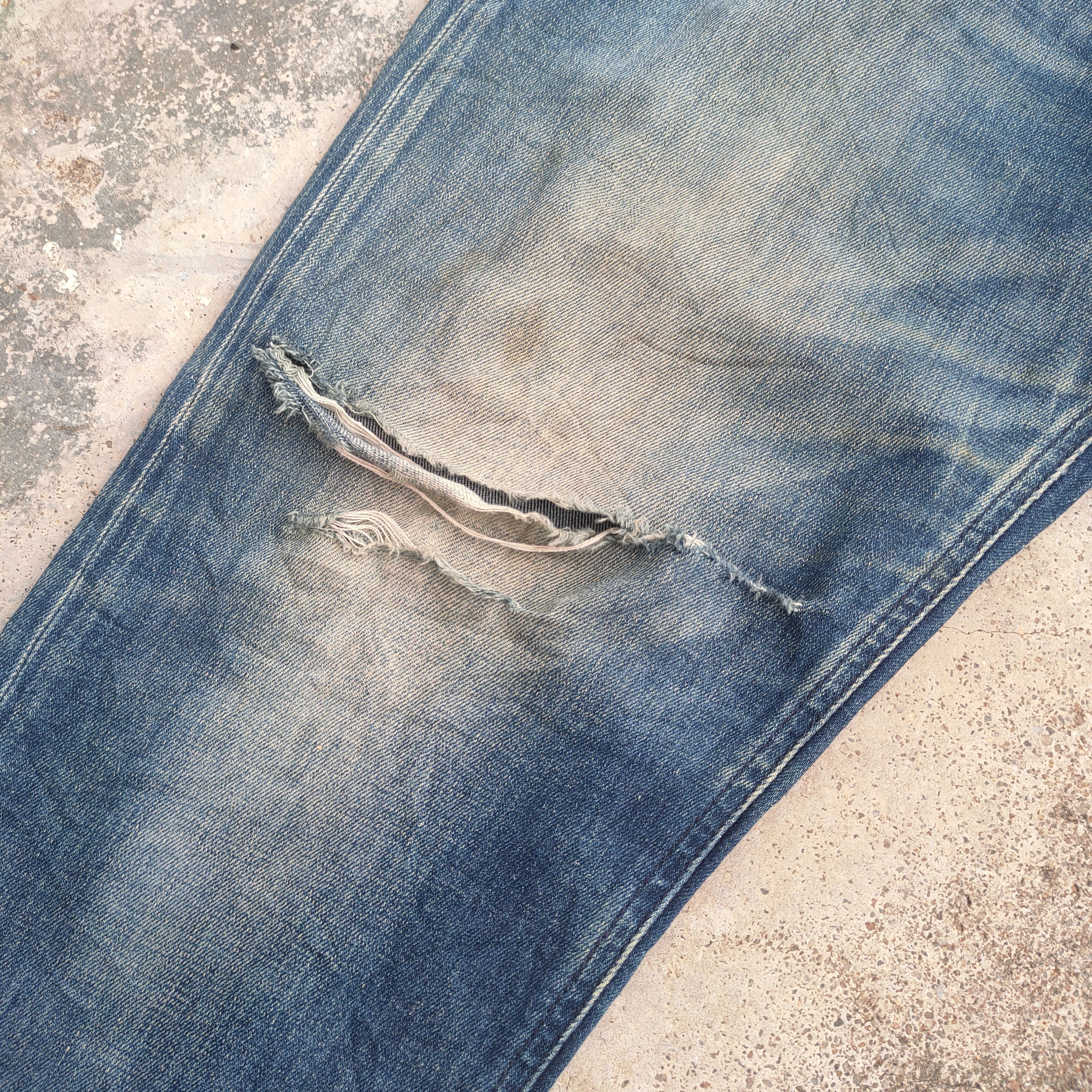 Burberry VINTAGE BURBERRY BLACK LABEL RUSTY RIPPED DENIM JEANS PANTS Size US 35 - 6 Thumbnail