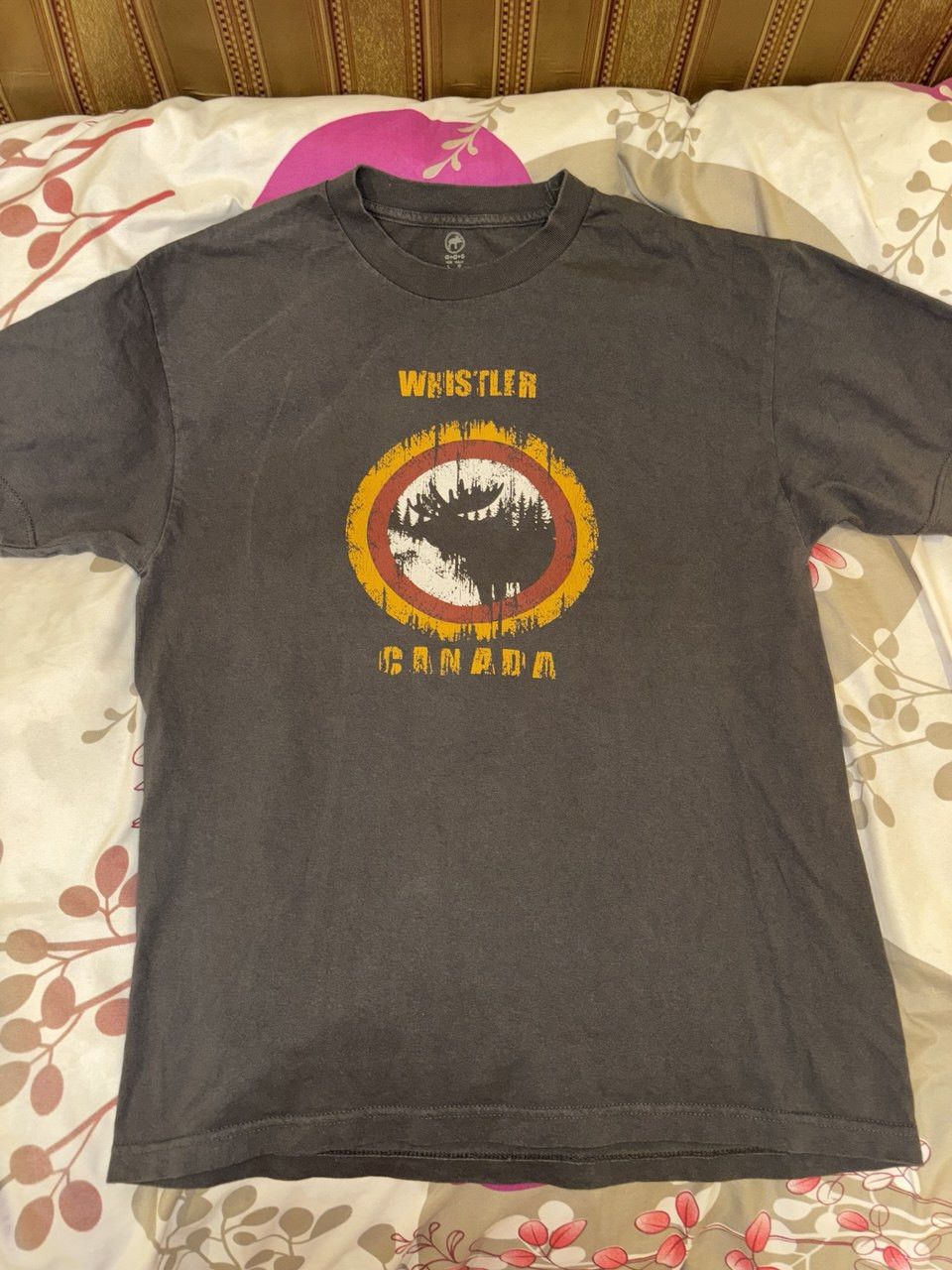 Vintage Vintage Canada Whistler T Shirt Top Tourism Size L Size US L / EU 52-54 / 3 - 6 Thumbnail