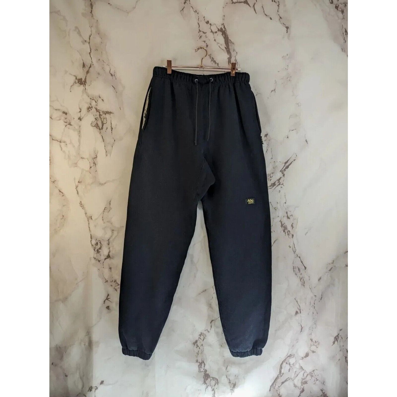 Advisory Board Crystals Advisory Board Crystals Sweatpants Men XL Black ABC Revolve Size US 38 / EU 54 - 6 Thumbnail