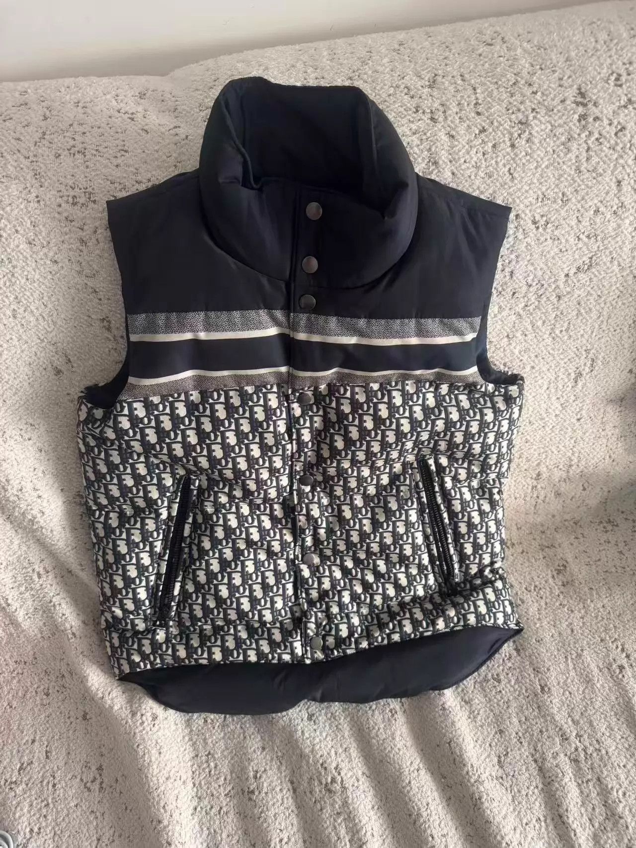 Dior Dior down vest XS like new Size XS / US 0-2 / IT 36-38 - 2 Thumbnail