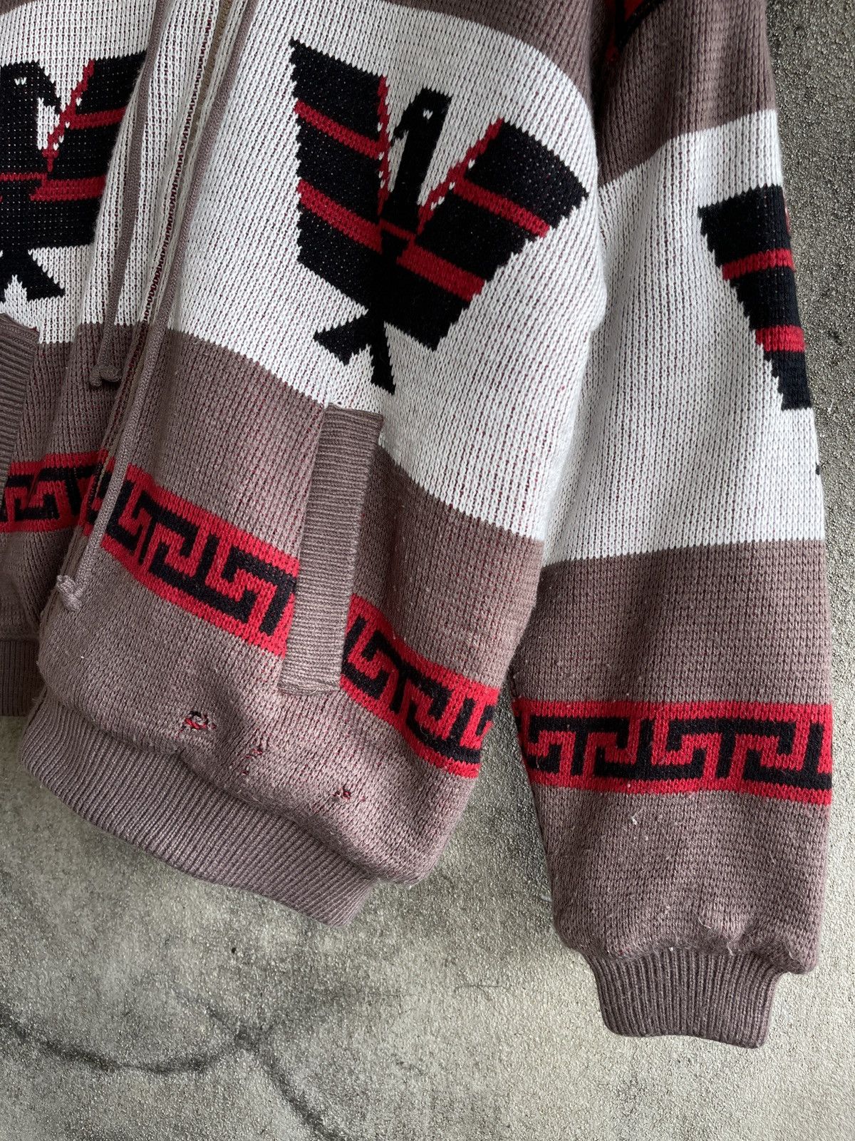 Native vintage 80s Thunderbird Eagle native-pattern hoodie Jacket Size US L / EU 52-54 / 3 - 11 Thumbnail