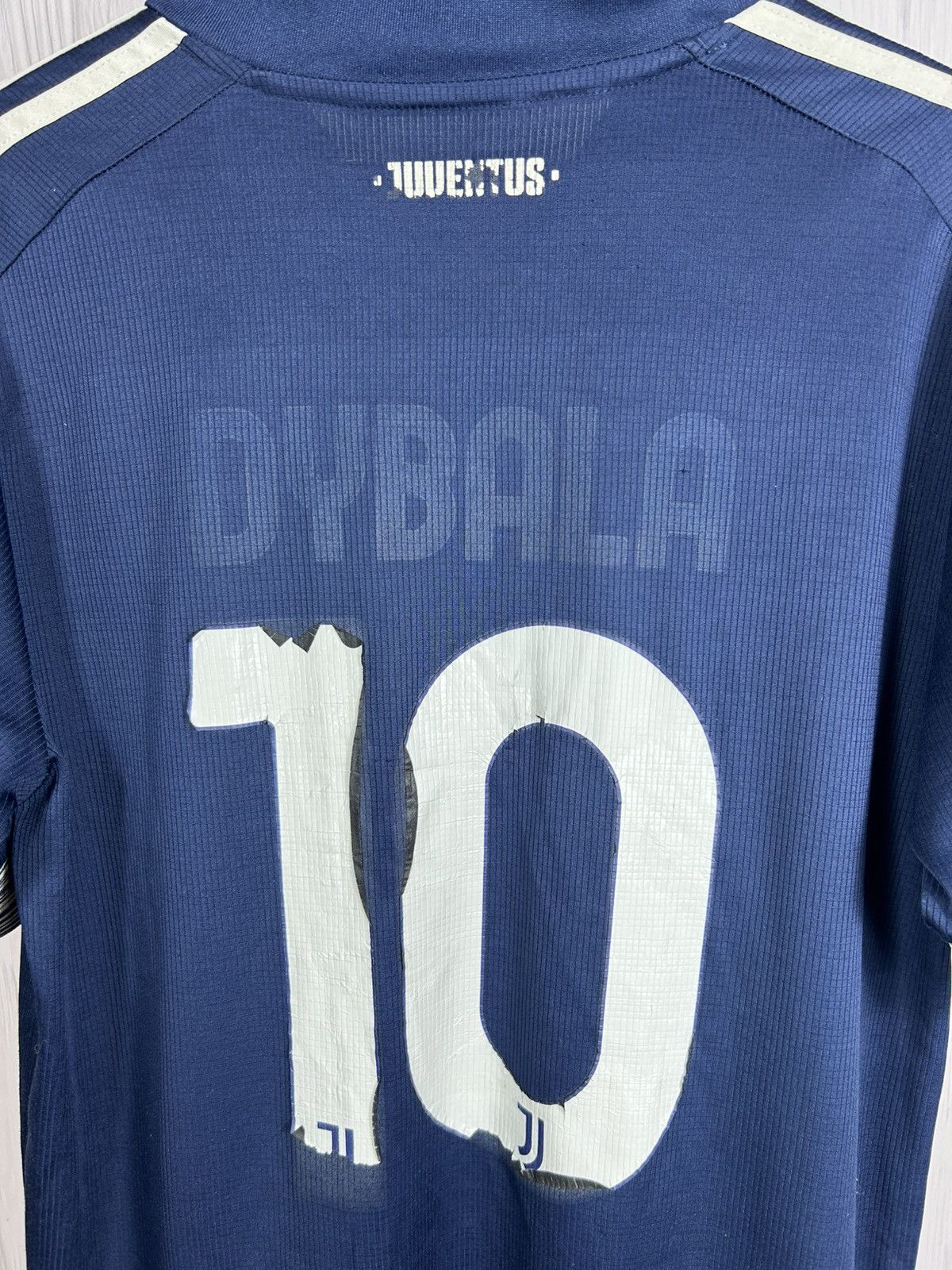 Adidas Adidas #10 Dybala Juventus Soccer Jersey Size L Size US L / EU 52-54 / 3 - 14 Thumbnail