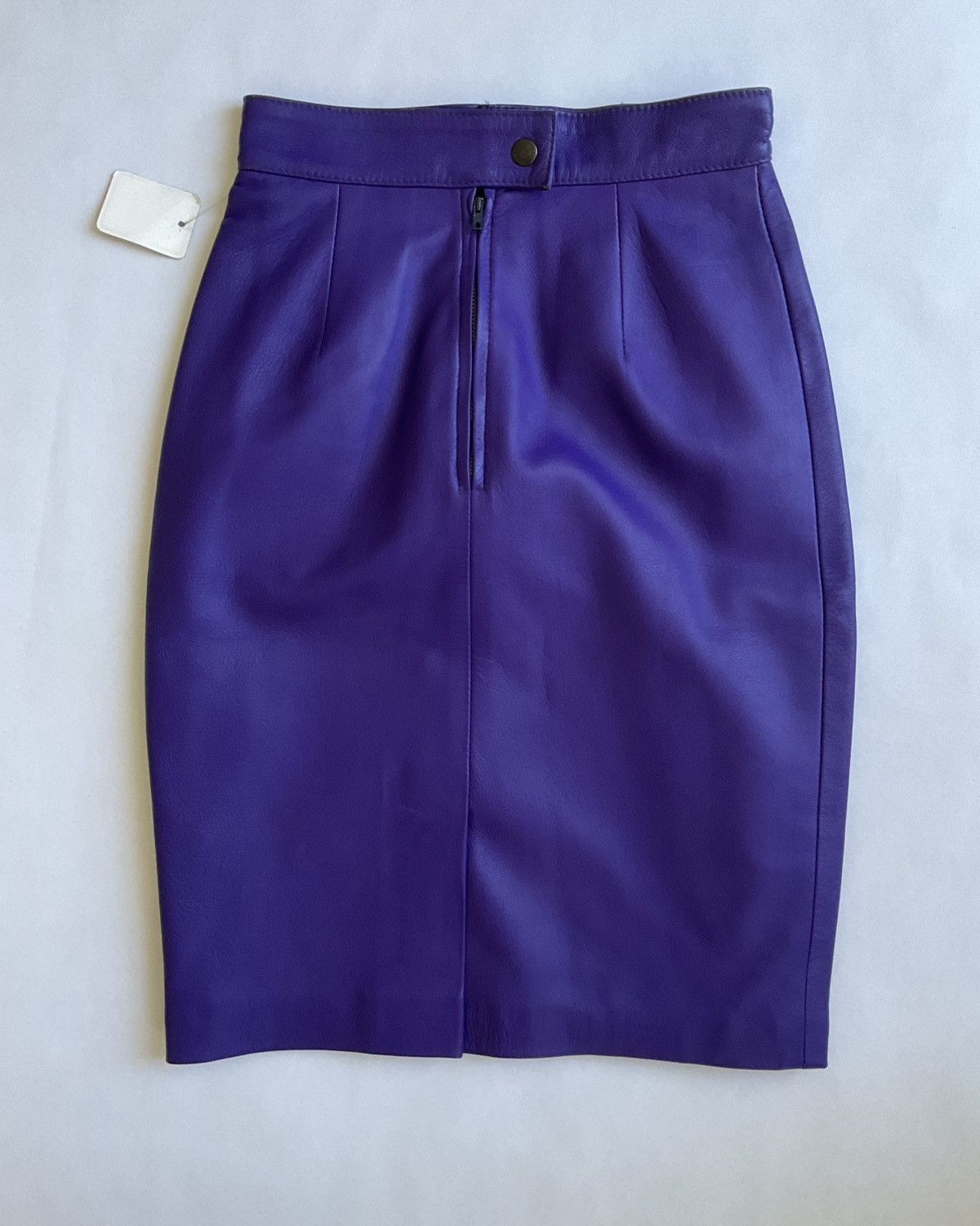 Vintage Vintage 90’s purple leather midi skirt Size 27" / US 4 / IT 40 - 7 Thumbnail