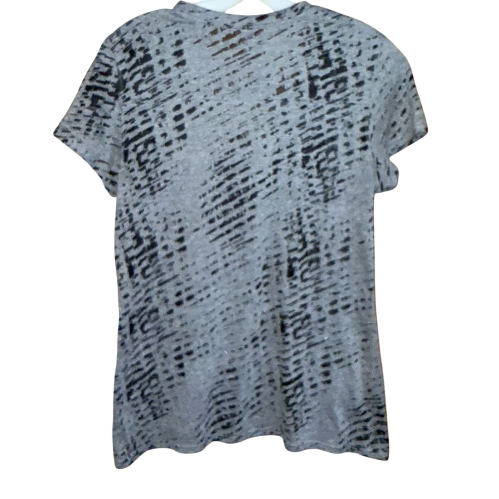 Under Armour Under Armour Heat Gear Top. Size Large. Gray and Black. Size L / US 10 / IT 46 - 2 Thumbnail