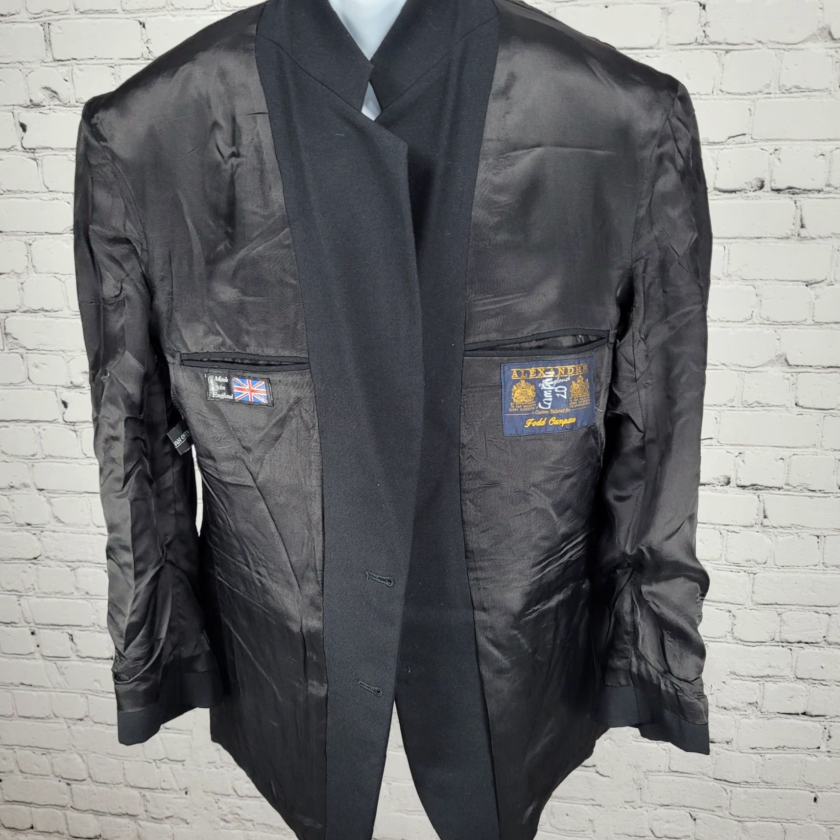 Vintage VINTAGE Alexandre Black 2 Button Single Vented Notch Blazer Sport Coat 42R Men Blazer Wool Solid 2 Piece 3-Button Sleeves Regular UK Mens Size 42R - 4 Thumbnail