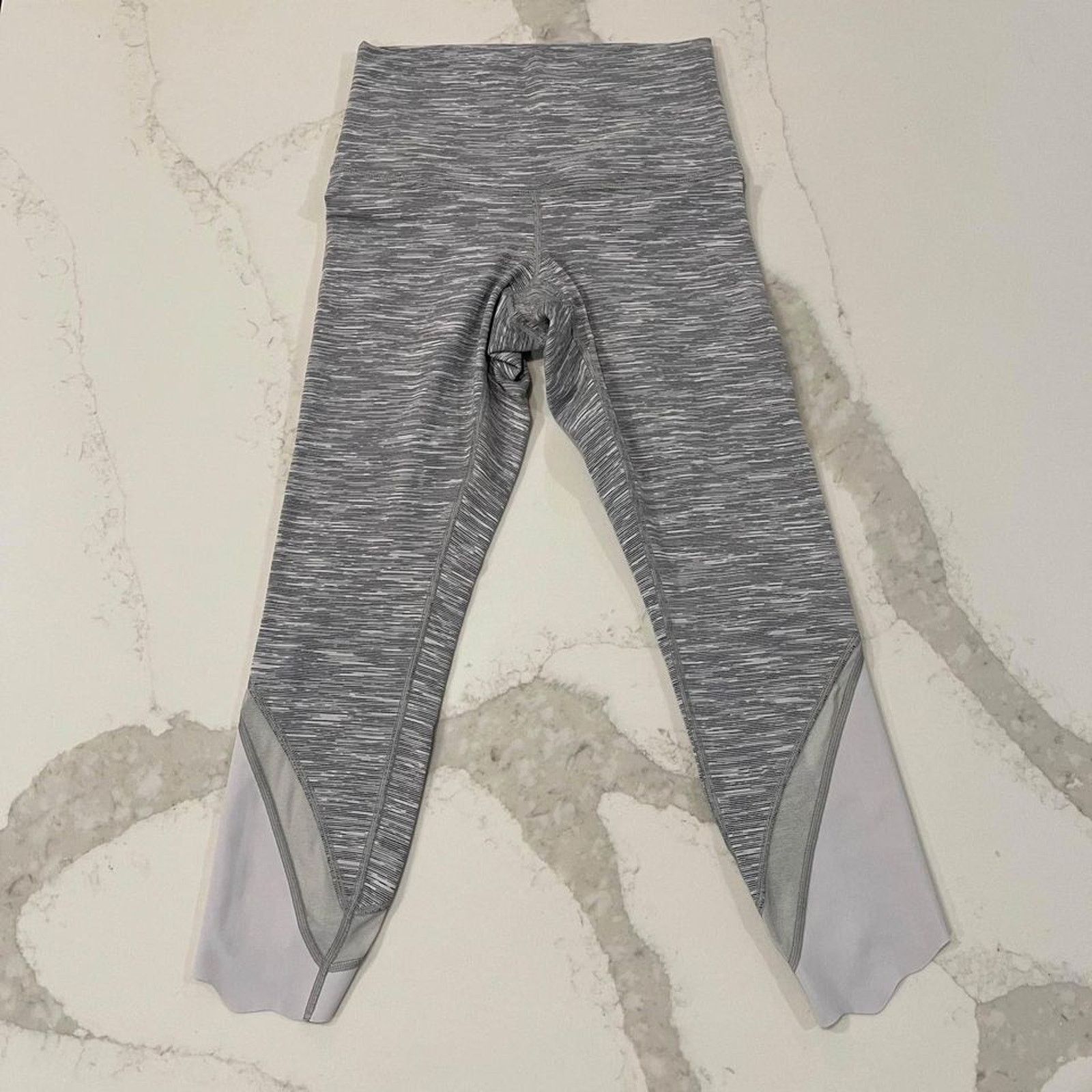 Lululemon Lululemon Wunder Under Scalloped Hem High-Rise Crop Womens 6 Size 28" / US 6 / IT 42 - 1 Thumbnail