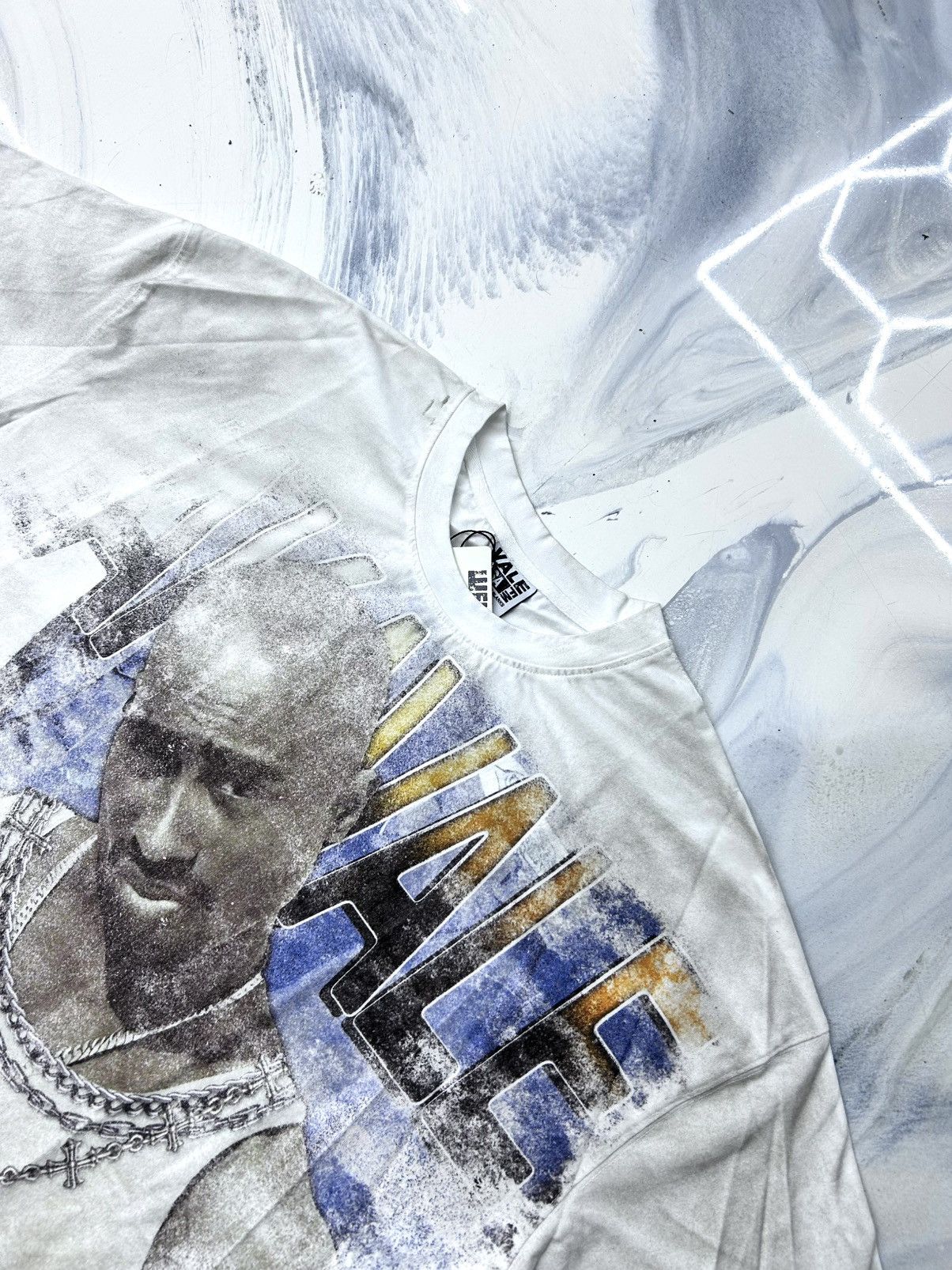 Vale Vale Tupac Makavale Tee White Red Blue Size S Size US S / EU 44-46 / 1 - 8 Thumbnail