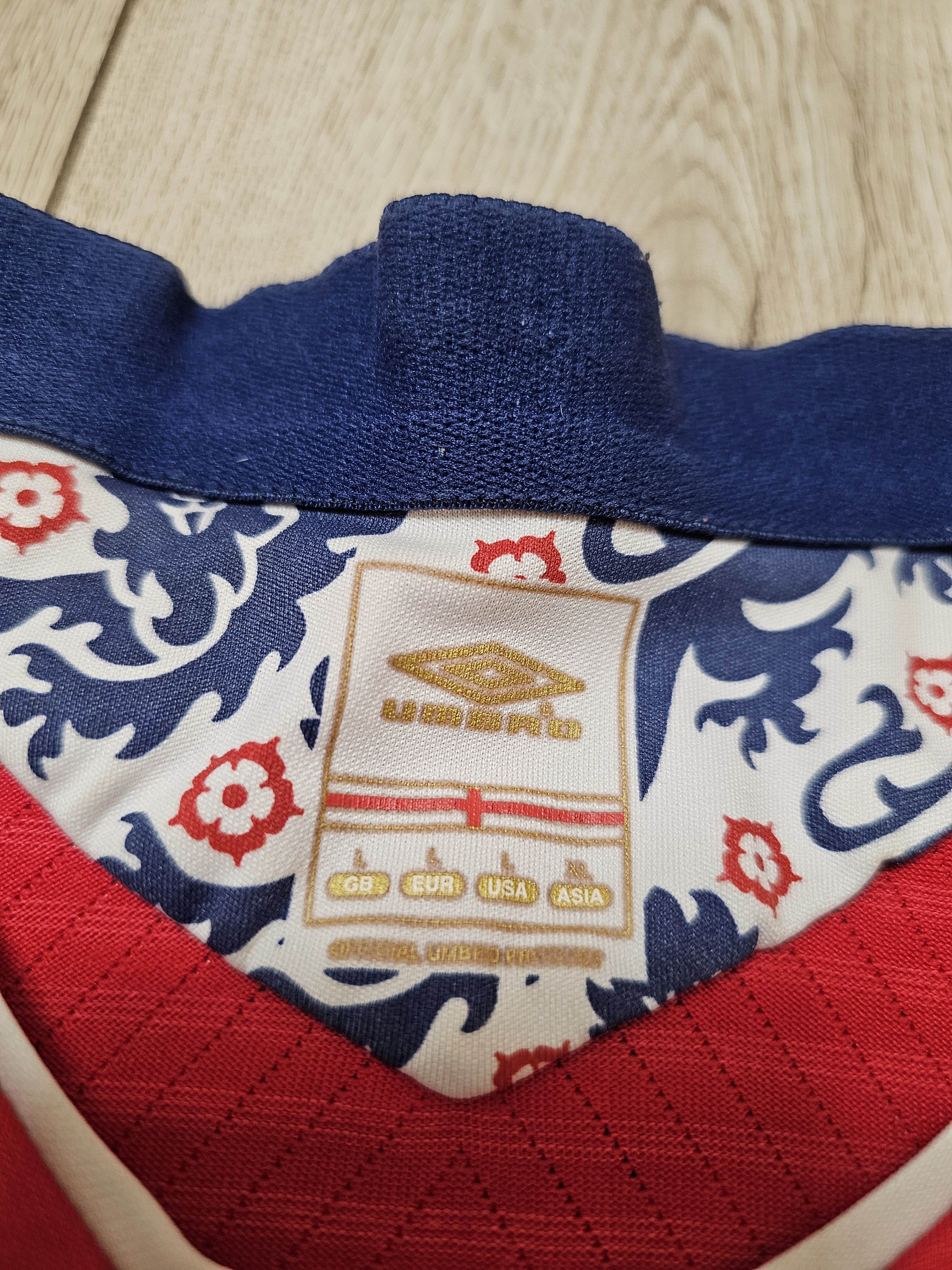 Vintage ENGLAND 2008 2010 AWAY FOOTBALL SHIRT SOCCER JERSEY Size US L / EU 52-54 / 3 - 7 Thumbnail