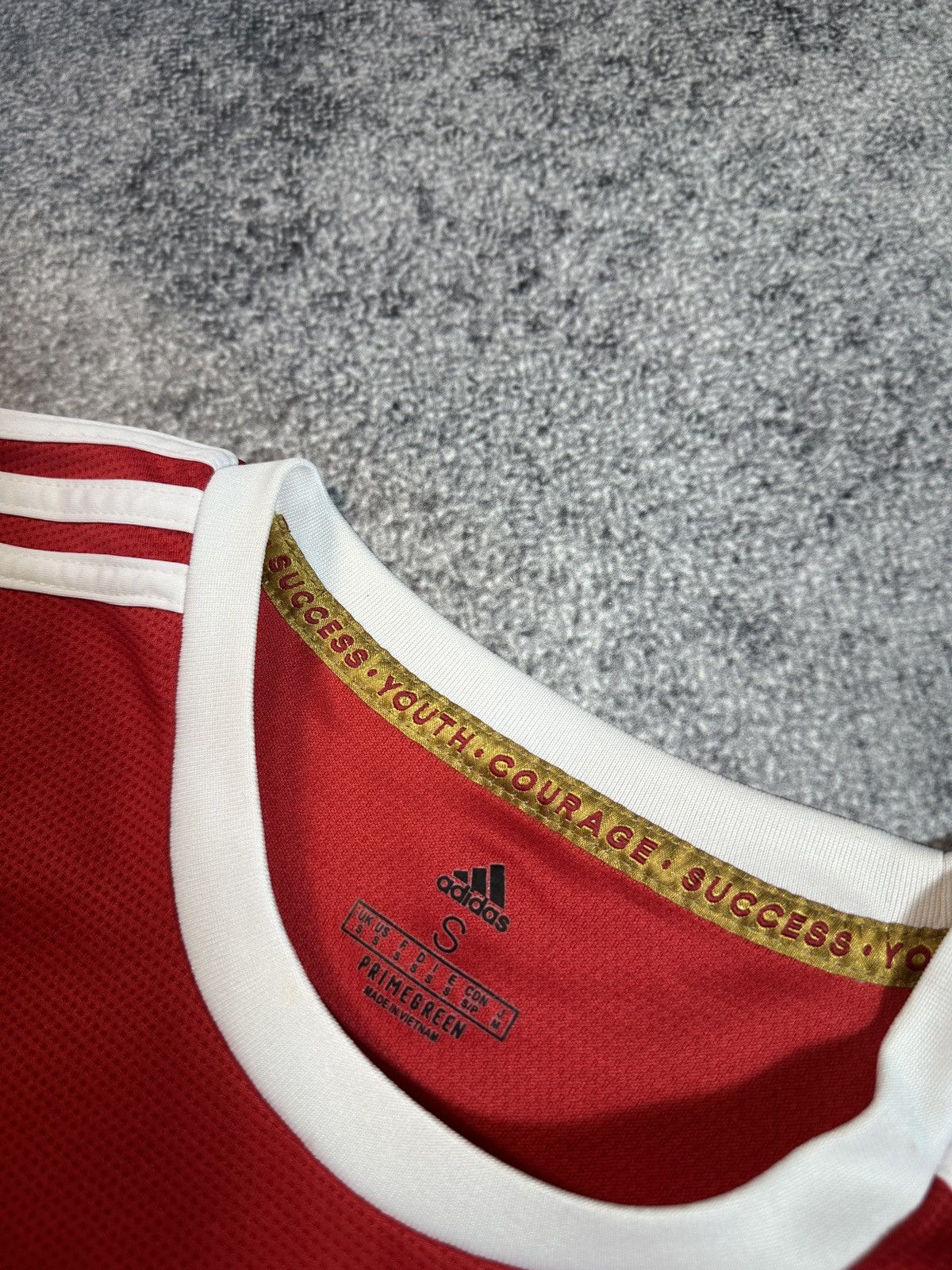 Adidas Adidas Manchester United Soccer Jersey Blokecore Rare Casual Size US S / EU 44-46 / 1 - 3 Thumbnail