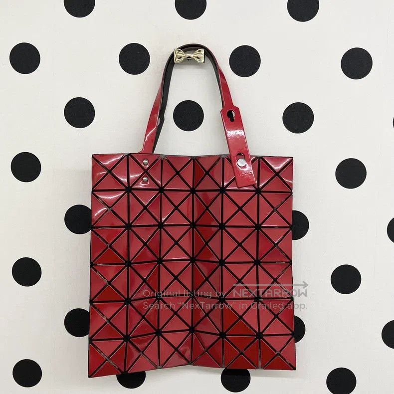 Issey Miyake Issey Miyake Red Six-Grid Shoulder Bag Size ONE SIZE - 2 Thumbnail