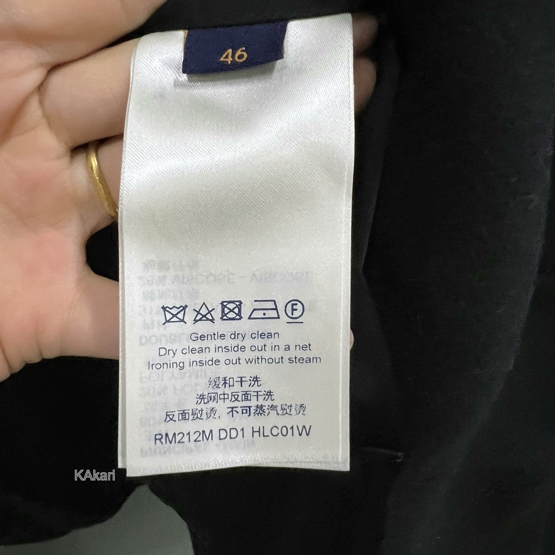 Louis Vuitton Louis Vuitton Embossed Logo Double-Breasted Coat Size US S / EU 44-46 / 1 - 5 Thumbnail
