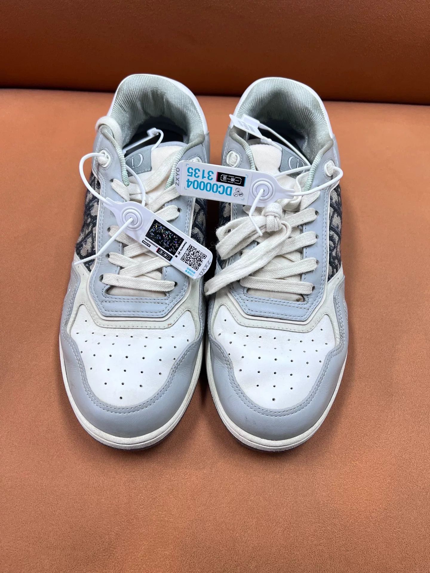 Dior DIOR B27 Low-Top Men's Gray Sneakers Size US 11 / EU 44 - 1 Thumbnail