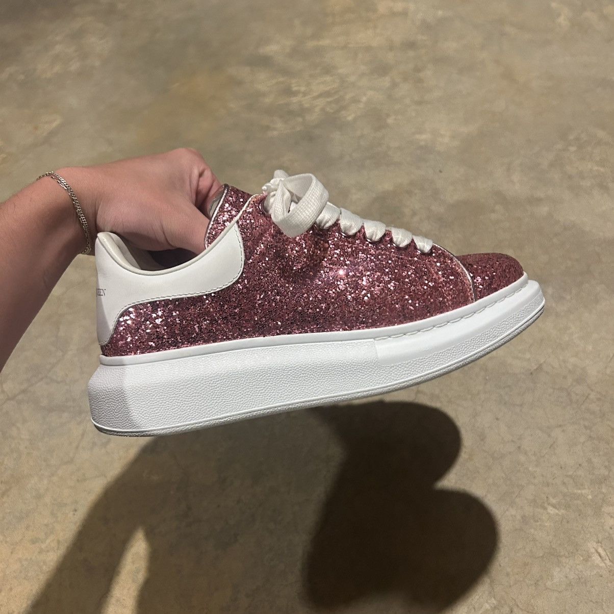 Alexander McQueen × Designer Alexander McQueen Pink Rose Glitter Oversized Sneakers US 5 Size US 5 / EU 37 - 8 Thumbnail