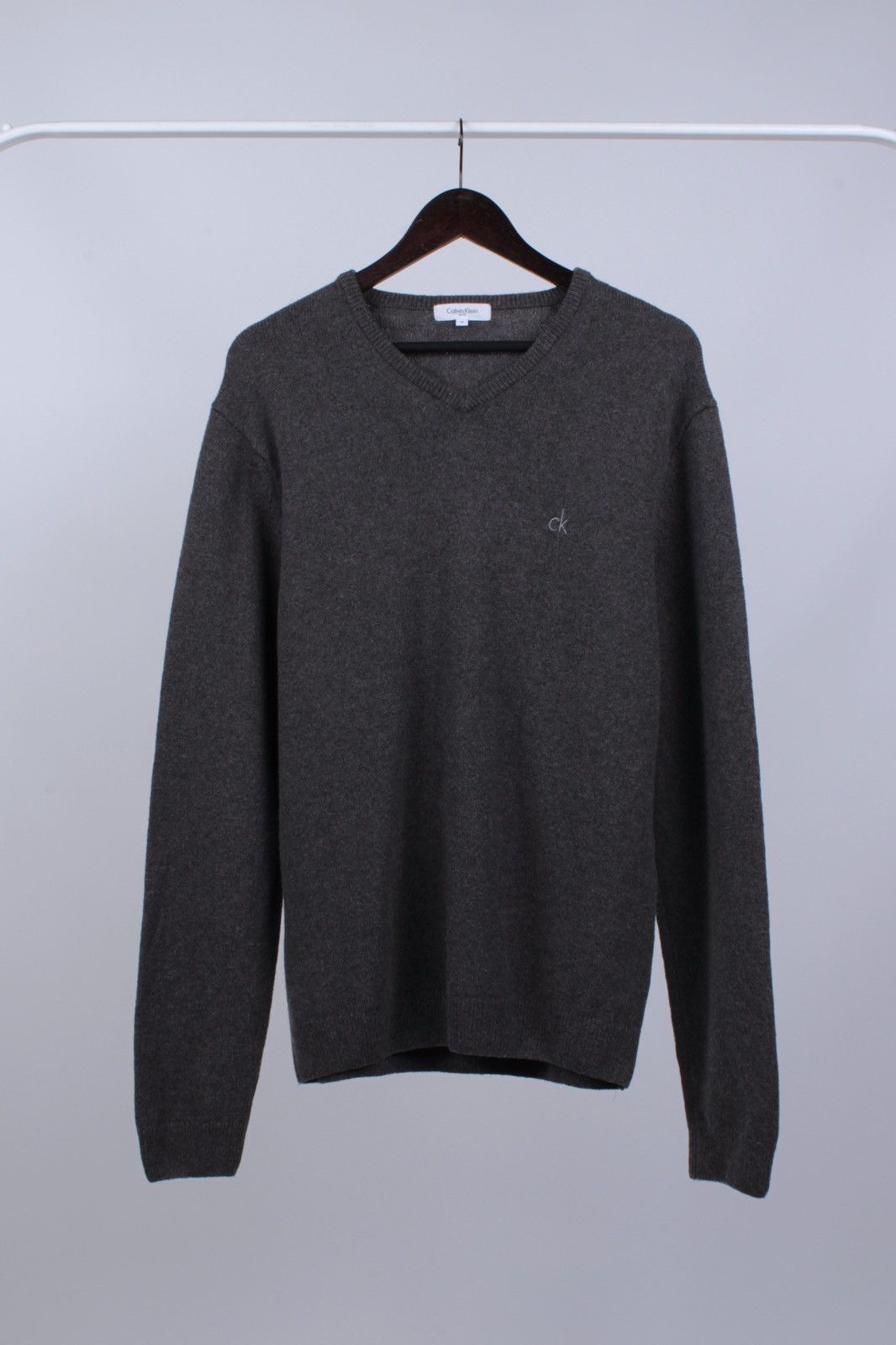 Calvin Klein × Designer CALVIN KLEIN Golf Wool Blend Gray V-neck Sweater Jumper Size US M / EU 48-50 / 2 - 1 Thumbnail