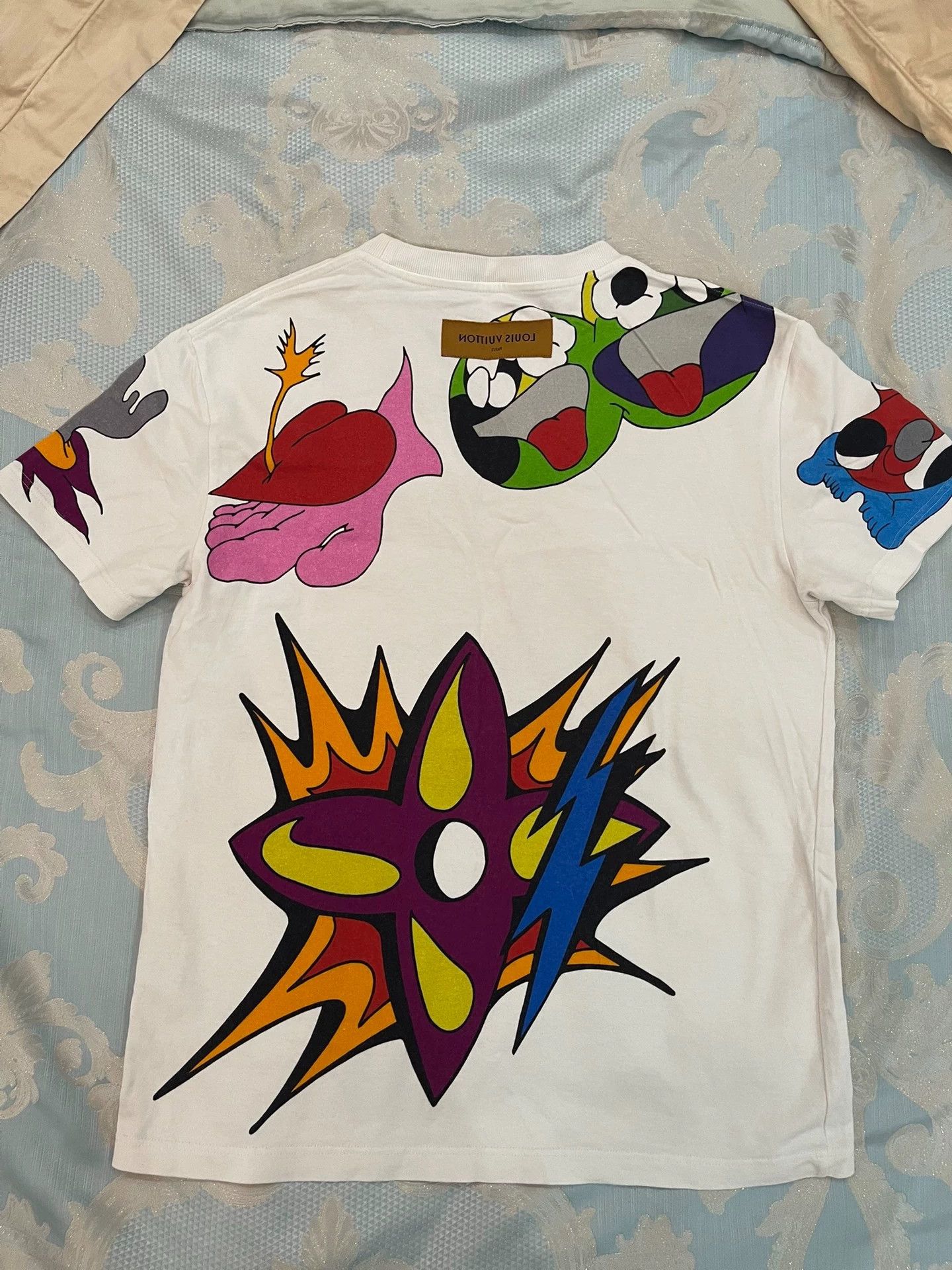 Louis Vuitton LV FlameHouseGraffiti TS M | Classic Logo + Back Monogram Size US M / EU 48-50 / 2 - 2 Thumbnail