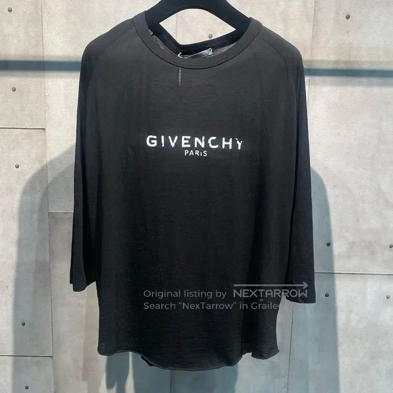 Givenchy Givenchy Women's Summer Black Logo T-Shirt . Size S / US 4 / IT 40 - 1 Thumbnail