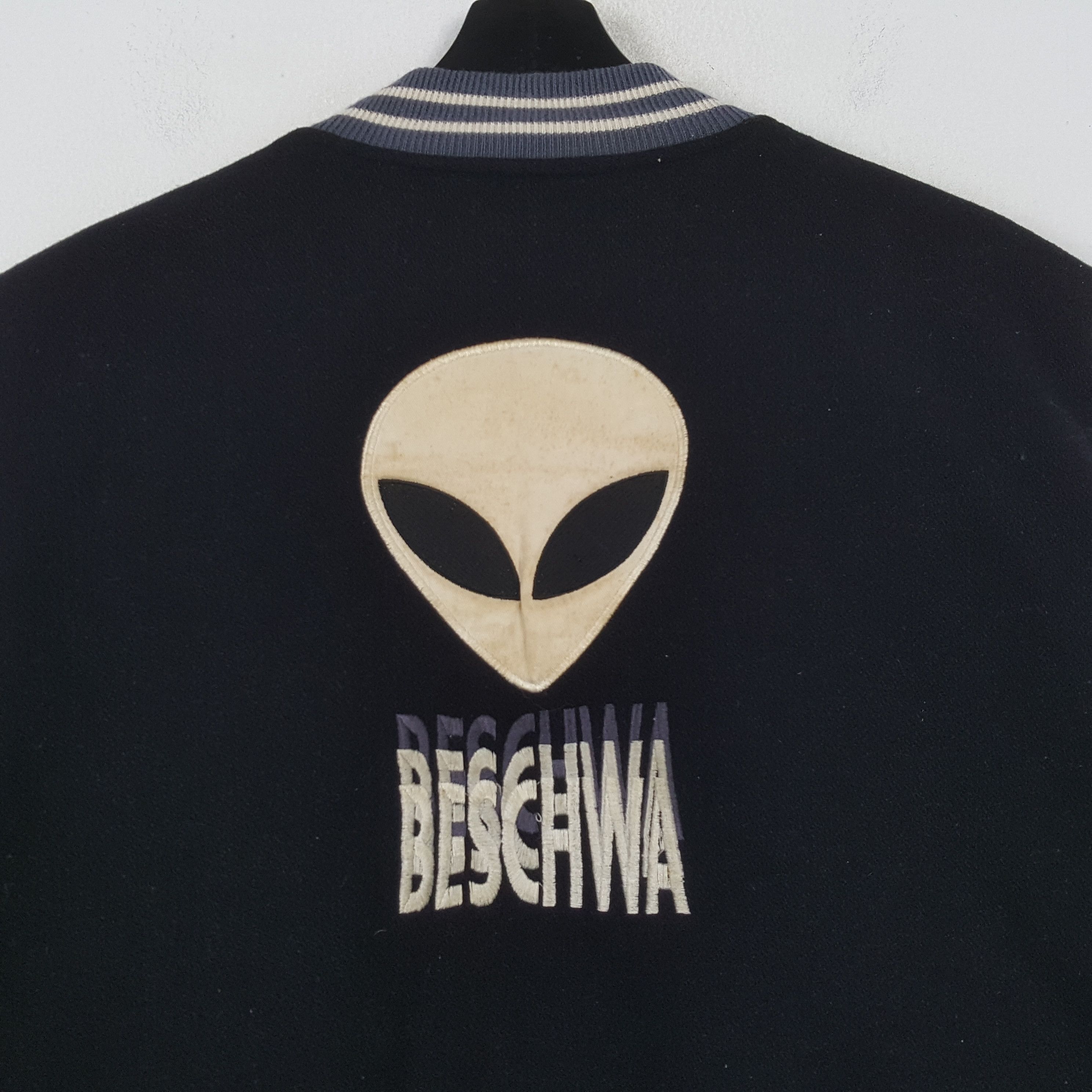Vintage BESCHWA Alien Style Varsity Jacket C290N31 Size US XXL / EU 58 / 5 - 2 Thumbnail