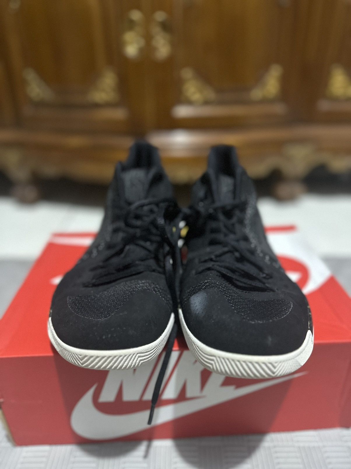 Nike Kyrie 3 BlackYellow Size US 10 / EU 43 - 3 Thumbnail