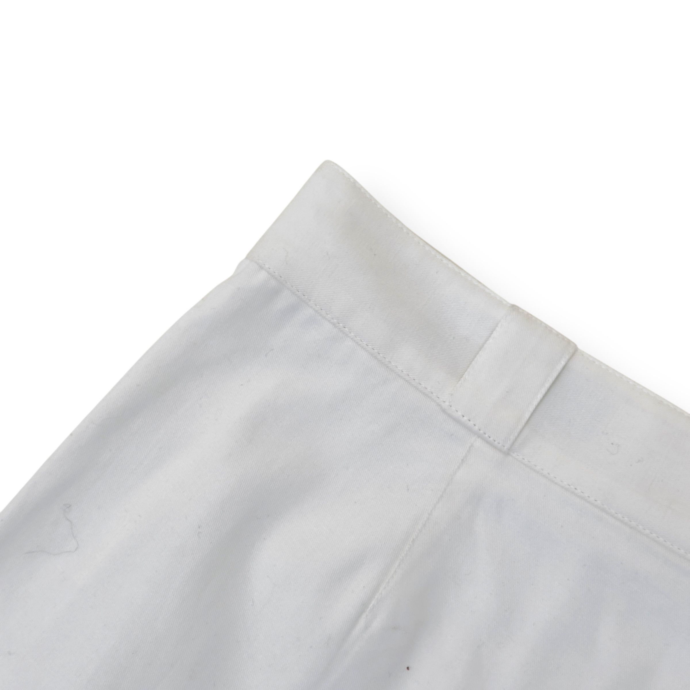 Louis Vuitton LOUIS VUITTON SOFT CARGO SHORTS LUXURY WHITE 44 / L Size US 34 / EU 50 - 11 Thumbnail