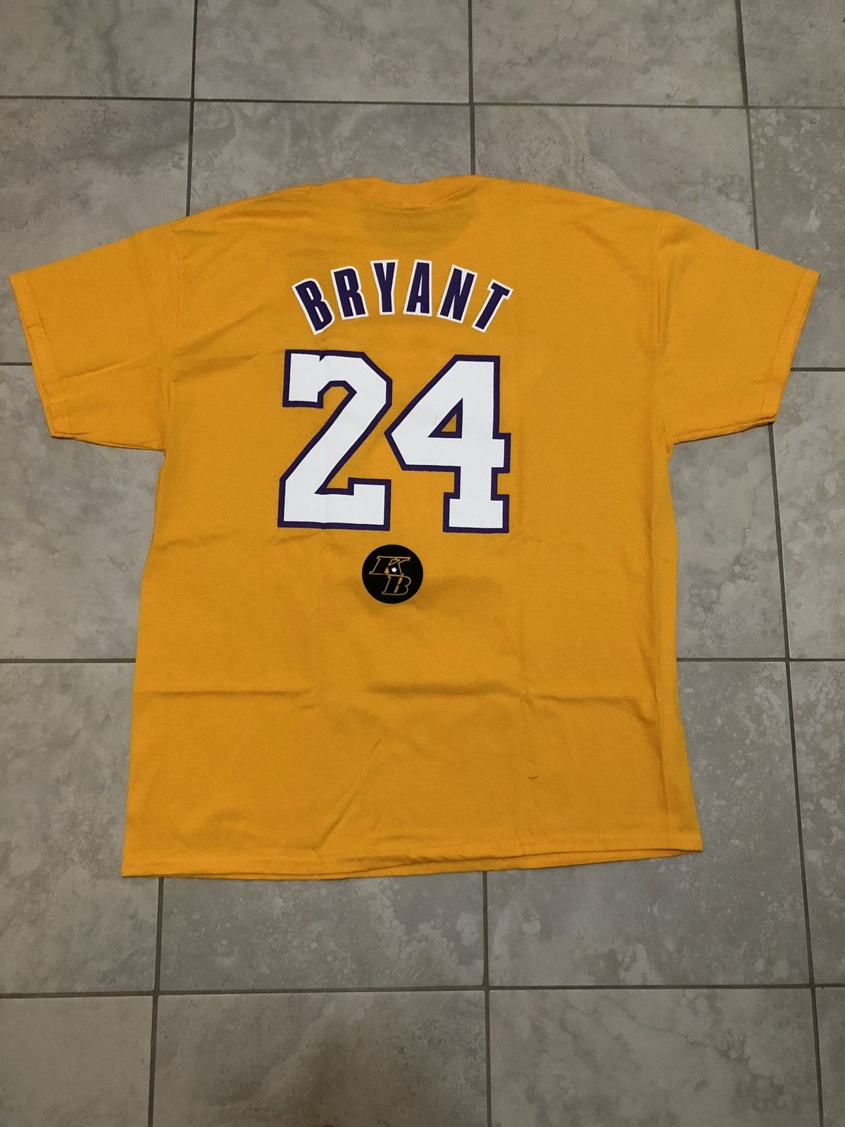 NBA rare Lakers Staples Center Kobe Bryant Tribute 8/24 t shirt Size US XL / EU 56 / 4 - 7 Thumbnail