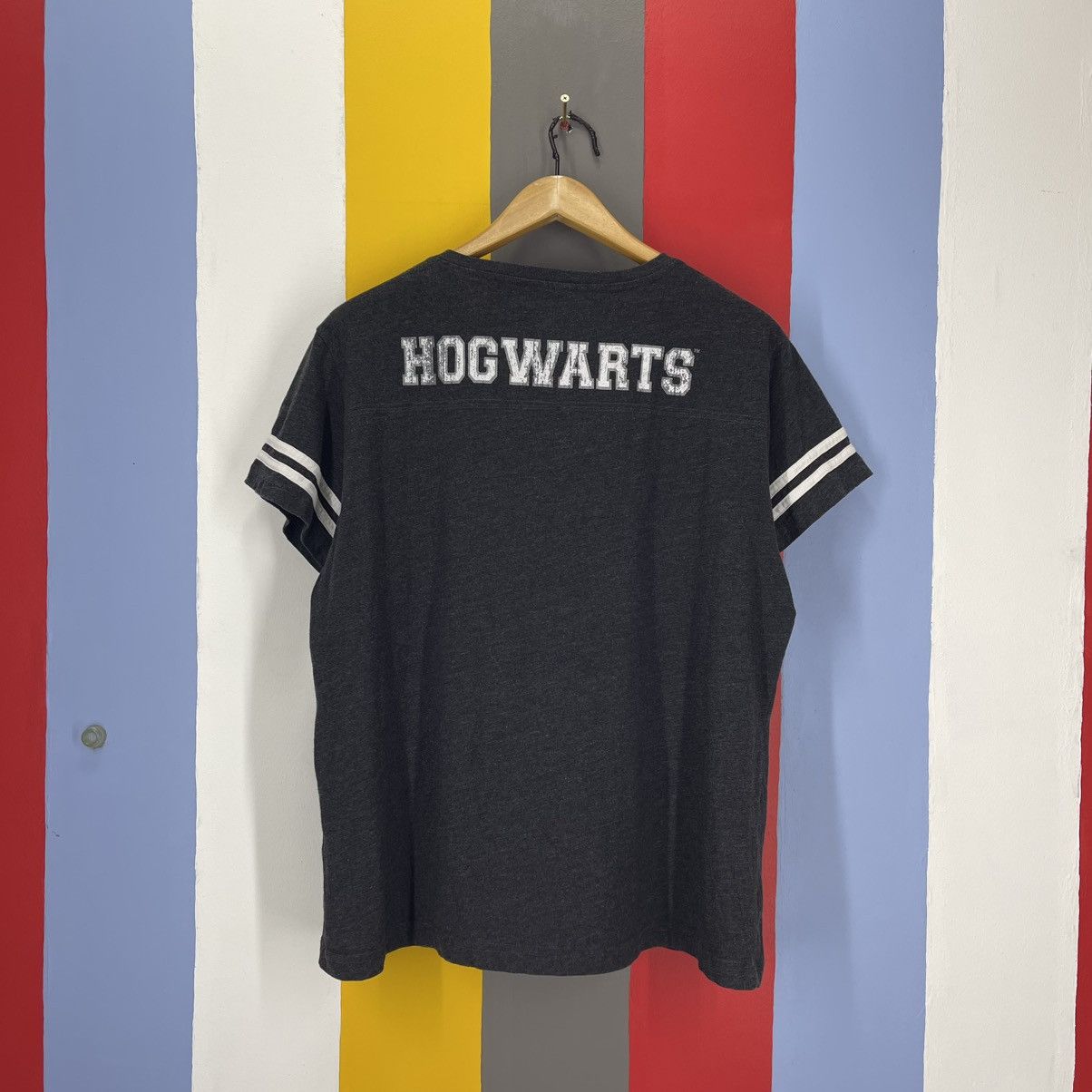 Warner Bros HOGWARTS HARRY PORTER V Neck T Shirt #1997/13 Size US XL / EU 56 / 4 - 7 Thumbnail