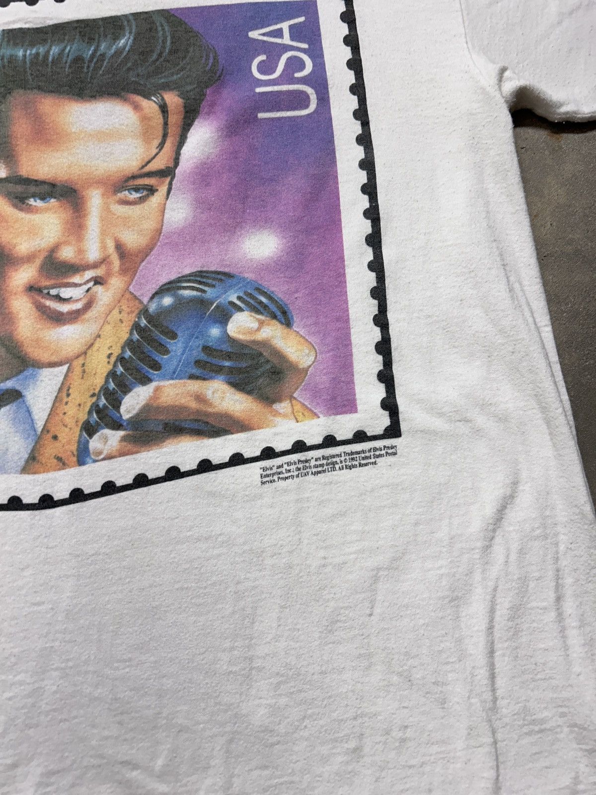 Vintage Vintage 90’s Elvis Stamp Graphic T-Shirt Size US XL / EU 56 / 4 - 2 Thumbnail