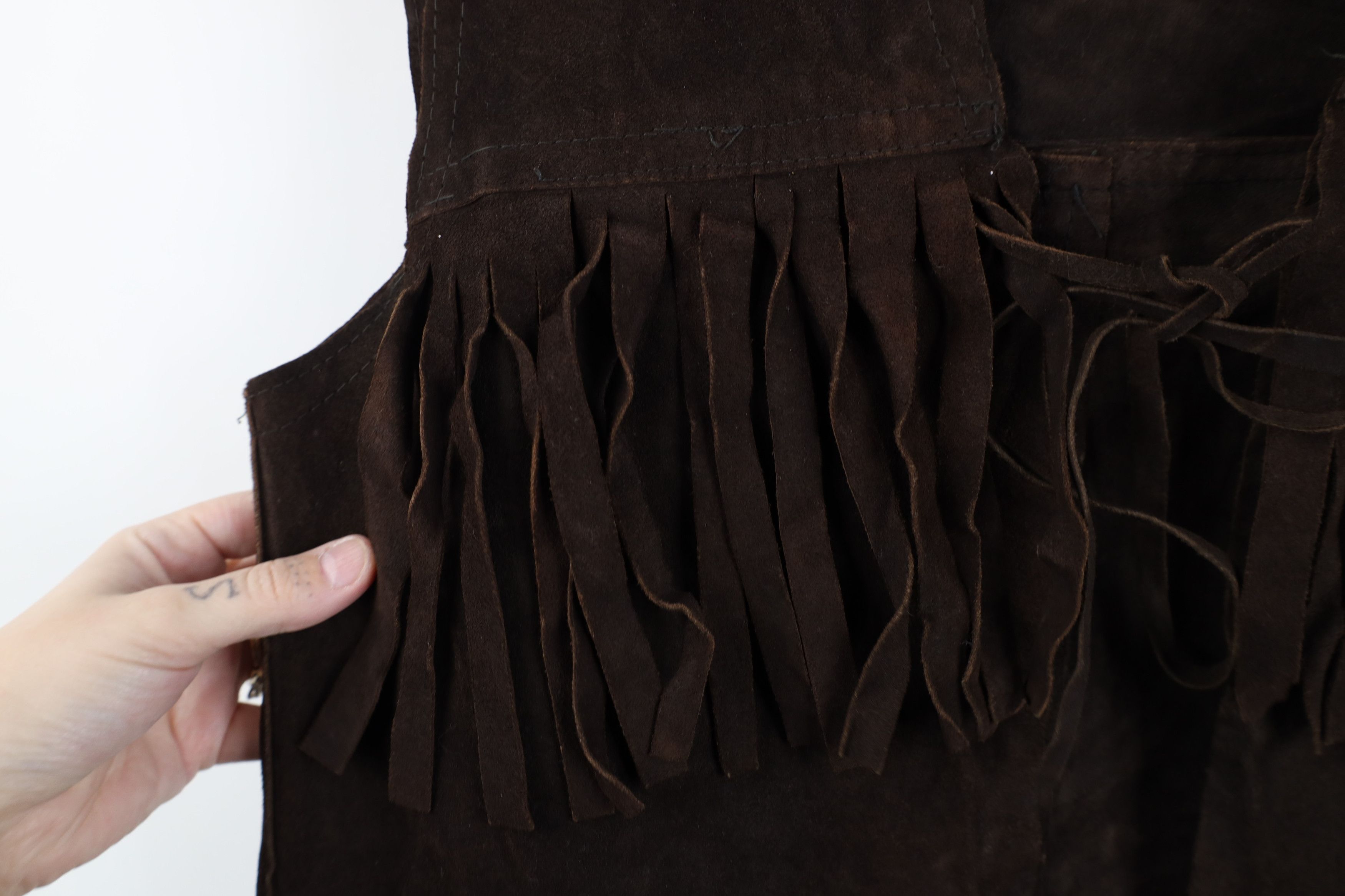 Vintage Vintage 60s 70s Boho Chic Fringed Suede Leather Vest USA Size L / US 10 / IT 46 - 6 Thumbnail
