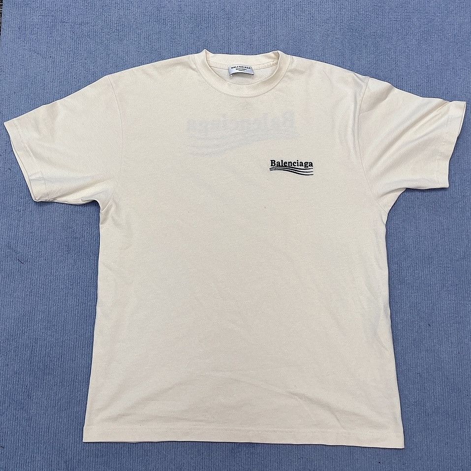 Balenciaga Balenciaga Political Campaign Logo T-Shirt Size XS Size XS / US 0-2 / IT 36-38 - 1 Thumbnail