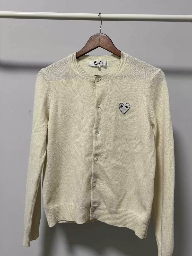 Comme Des Garcons White heart wool cardigan 2505-Nextarrow