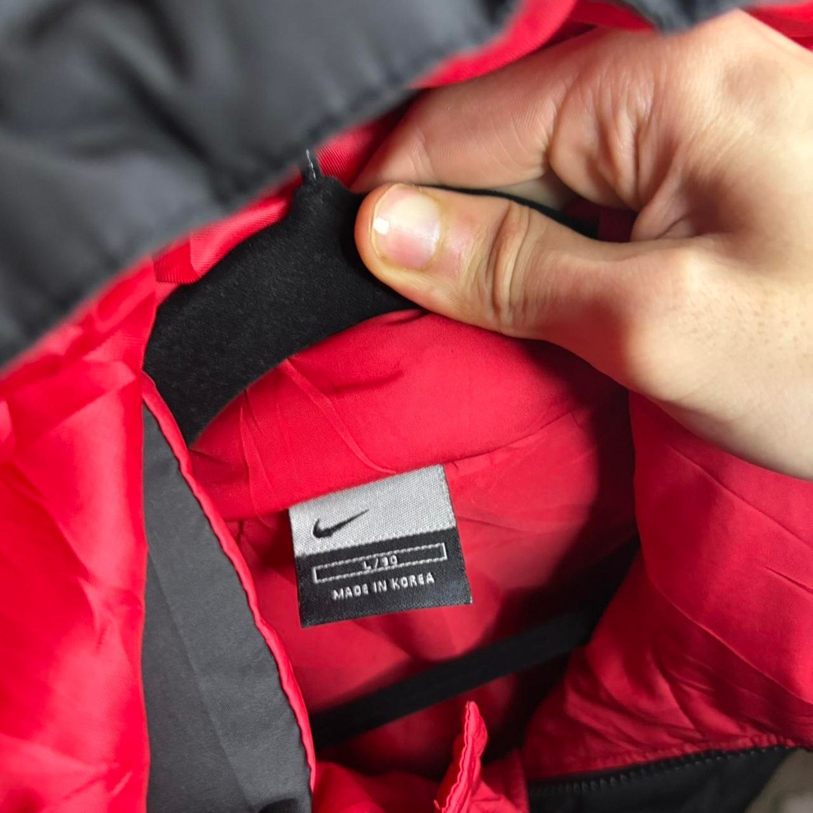 Nike Vintage 2000s nike down puffer jacket red and black large Size US L / EU 52-54 / 3 - 4 Thumbnail