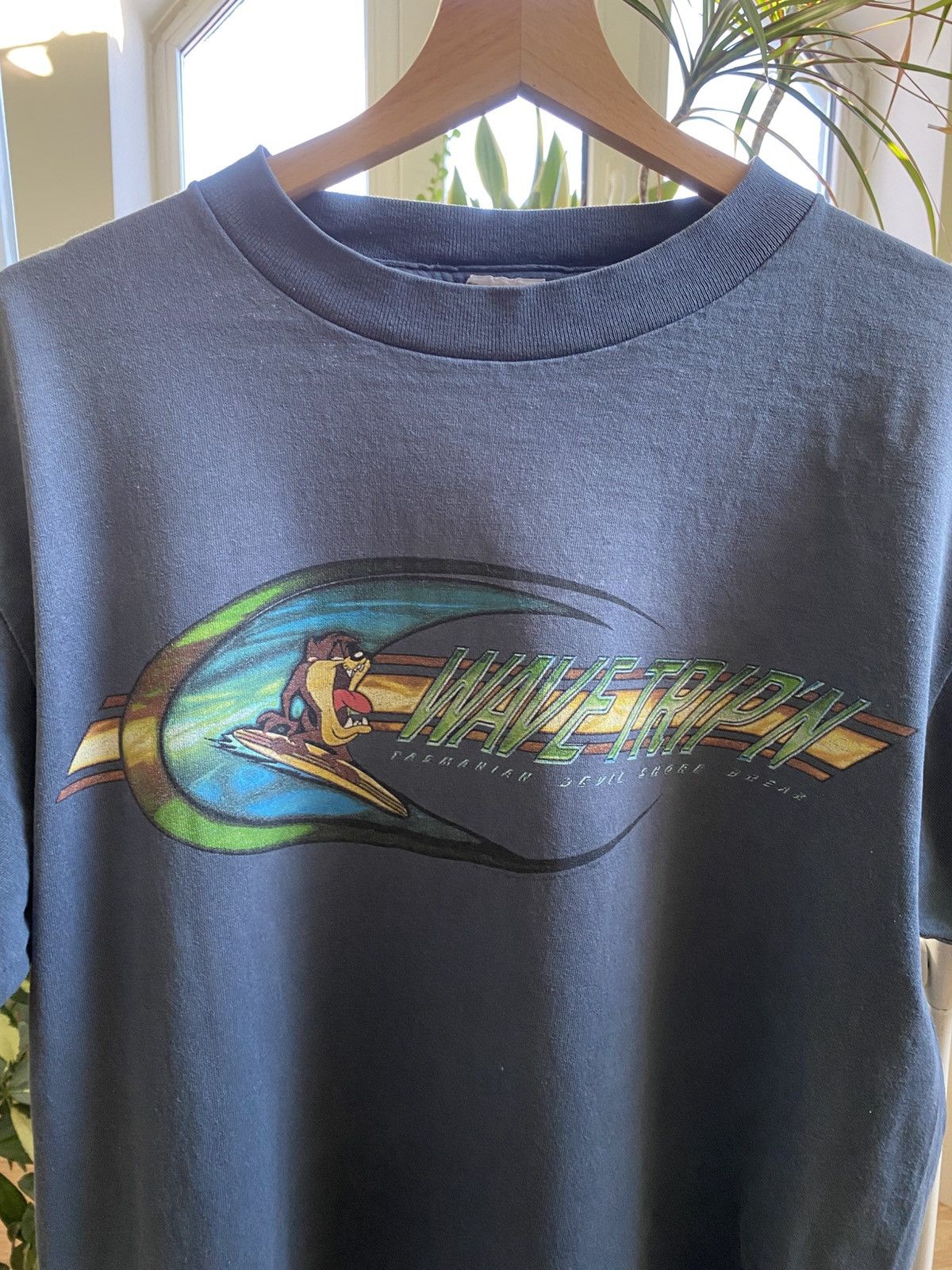 Vintage VINTAGE LOONEY TUNES WAVE TRIP’N TASMANIAN DEVIL 1996 Size US M / EU 48-50 / 2 - 2 Thumbnail