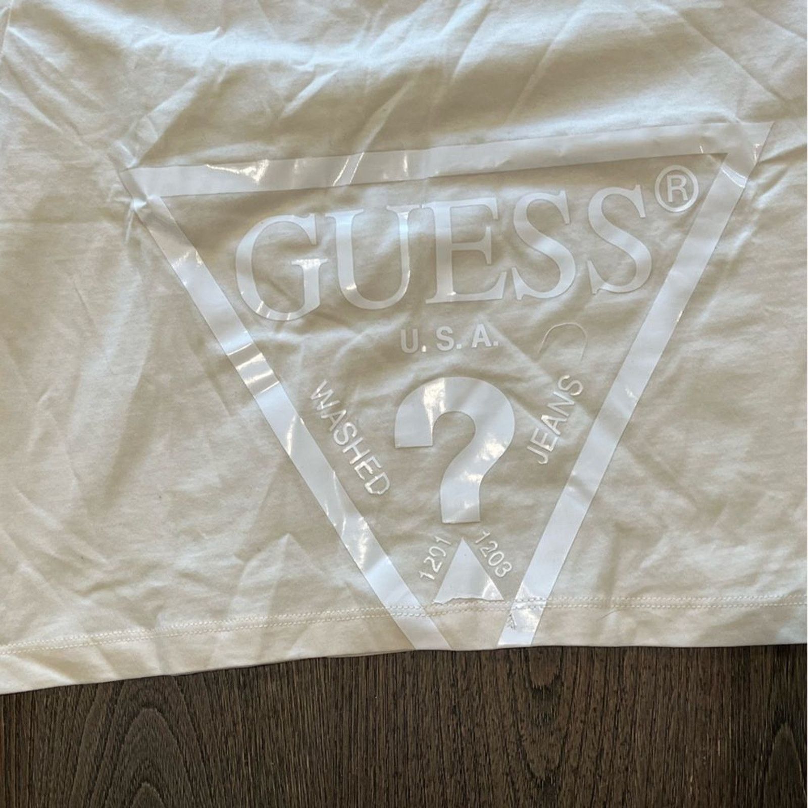 Guess NWOT Guess Light Beige Short Sleeve Crop Top Size M Size M / US 6-8 / IT 42-44 - 2 Thumbnail