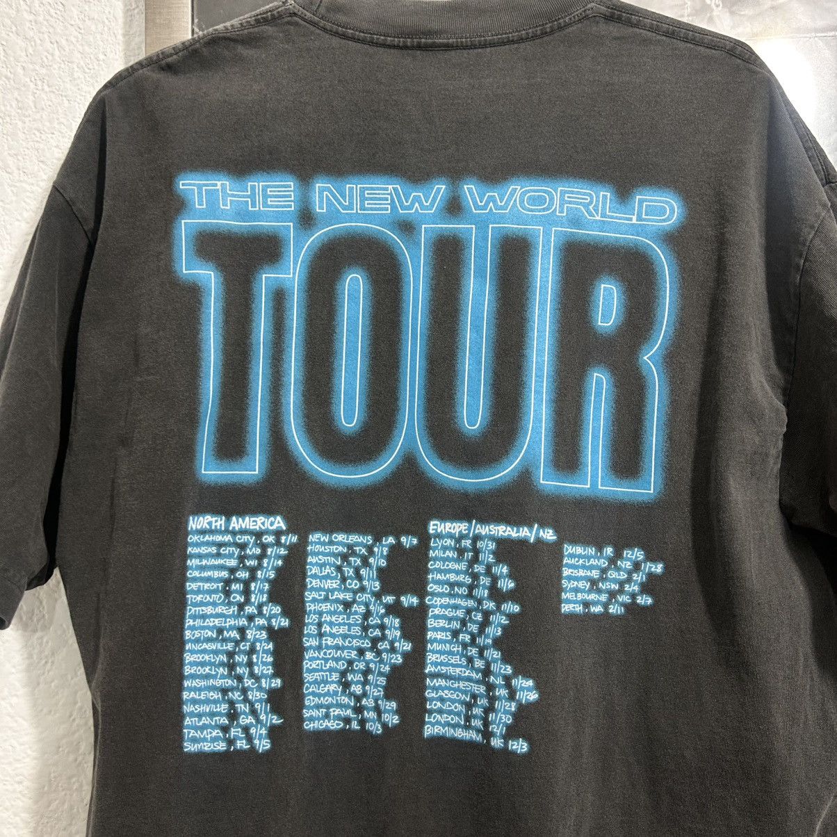 Rap Tees CHILDISH GAMBINO THE NEW WORLD TOUR SHIRT Size US L / EU 52-54 / 3 - 4 Thumbnail