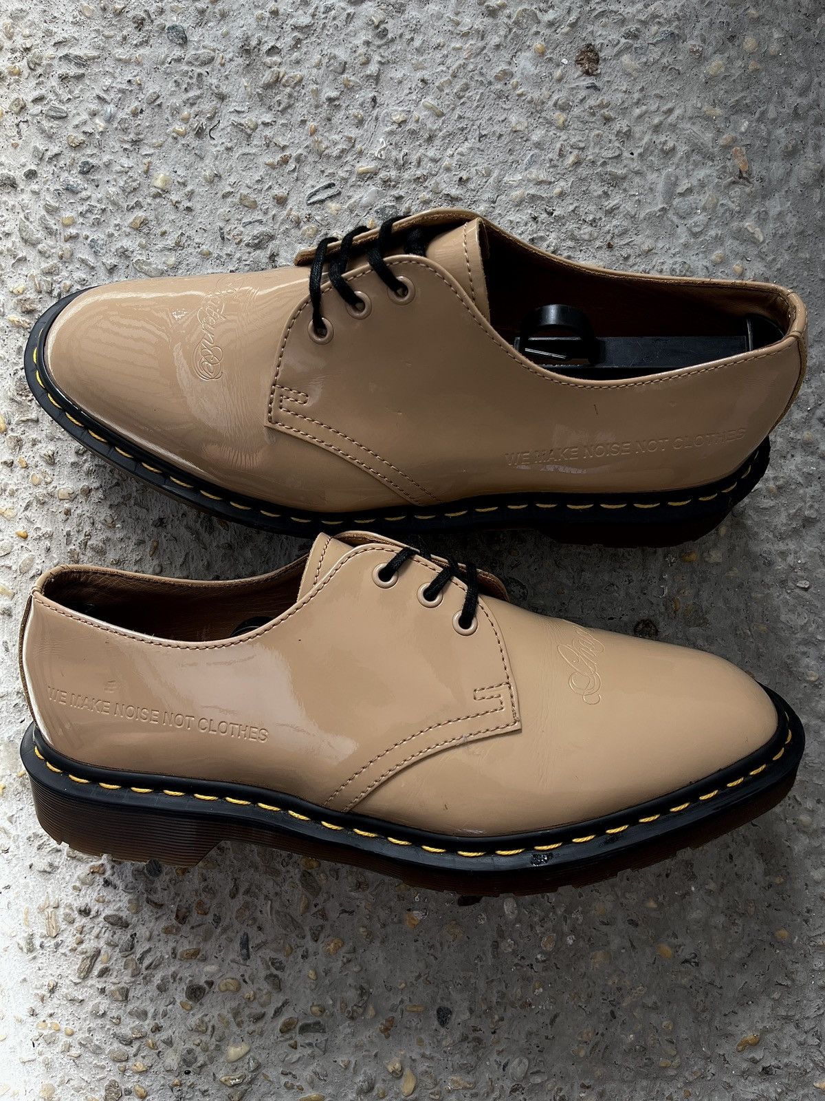 Undercover Dr. Martens Undercover x 1461 Patent Leather 'Beige' Size US 11 / EU 44 - 2 Thumbnail