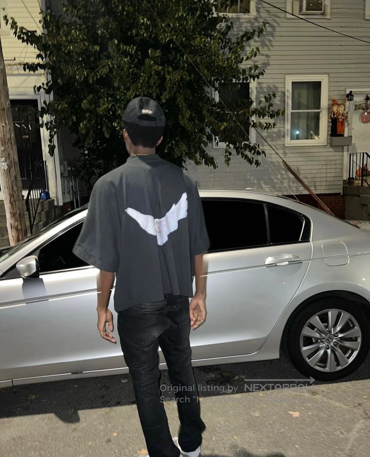 Yeezy Yeezy Short Sleeve Size US S / EU 44-46 / 1 - 6 Thumbnail