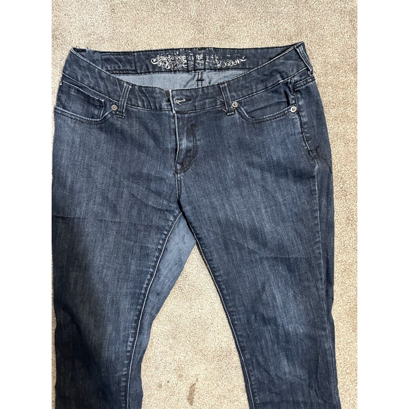 Express VINTAGE Express Jeans Zelda Slim Fit Ultra Low Rise Dark Wash Blue 10 Jeans Womens 5-Pocket Denim Button Zipper Logo Slimming Size 32" / US 10 / IT 46 - 4 Thumbnail