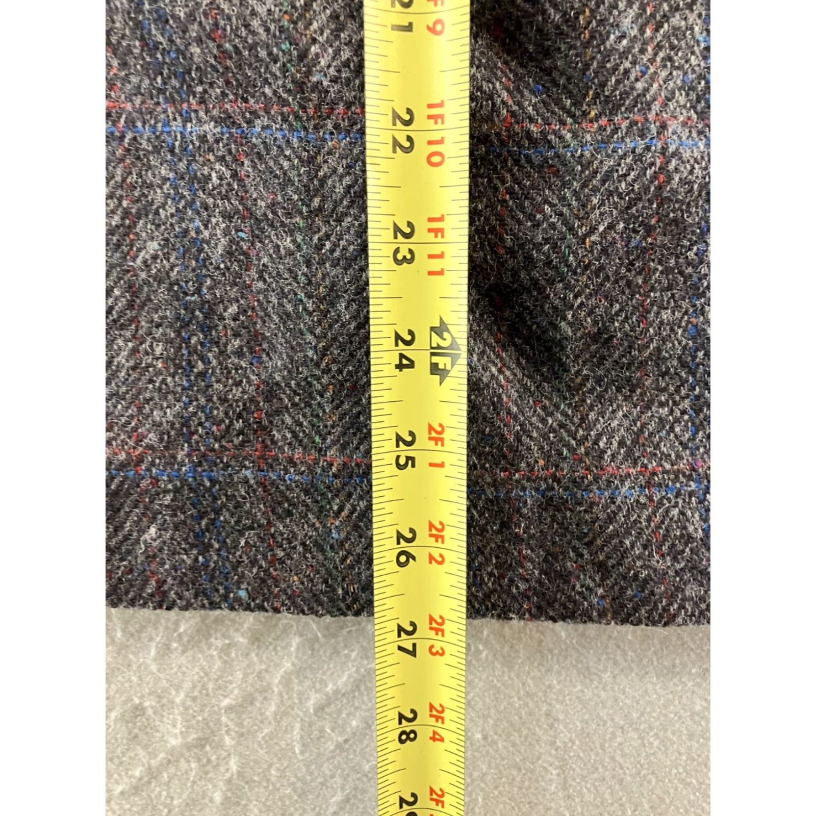 Vintage Vintage Boston Traveler Women's Midi Wool Skirt Plaid Lined 80s 90s Gray Slim Fit Size 28" / US 6 / IT 42 - 5 Thumbnail