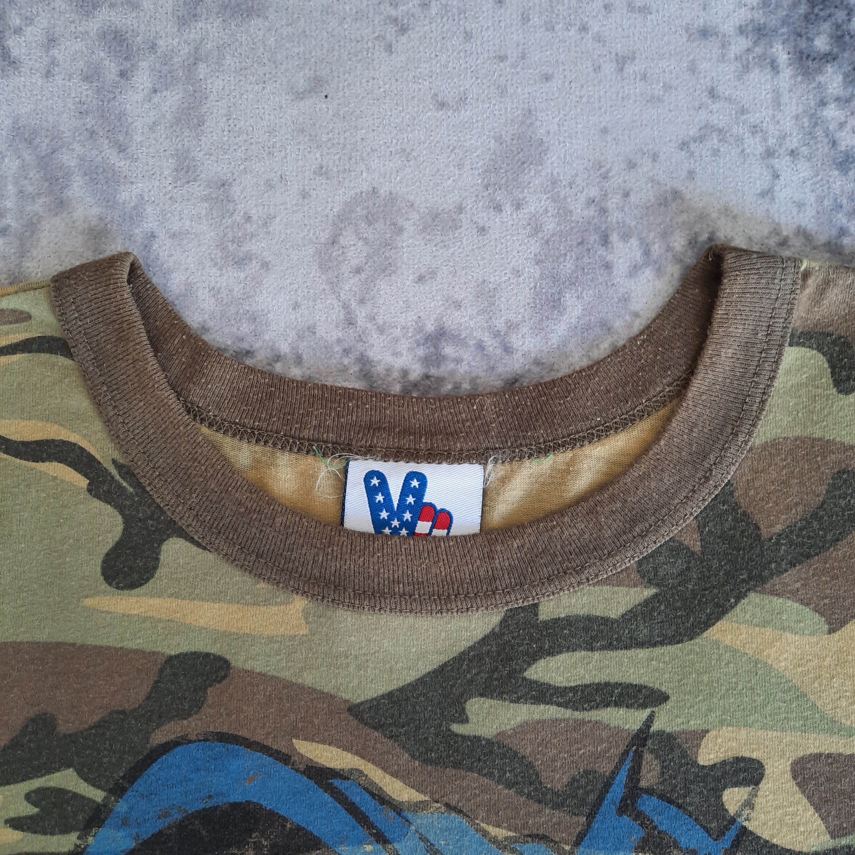 DC Comics 💥 Vintage 2000s dc comic batman classic camo tshirt Size US M / EU 48-50 / 2 - 3 Thumbnail