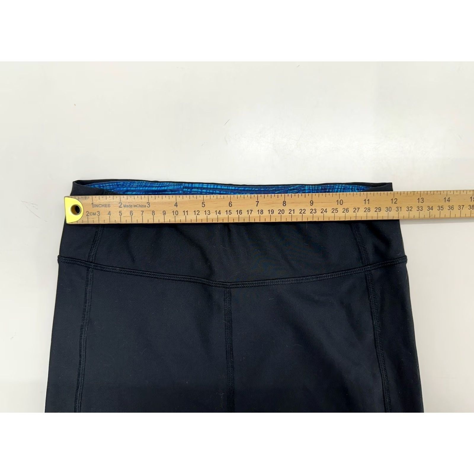 Under Armour Under Armour Womens Capris Size Small Black Blue Compression Legging Heatgear Capris Size 28" / US 6 / IT 42 - 5 Thumbnail